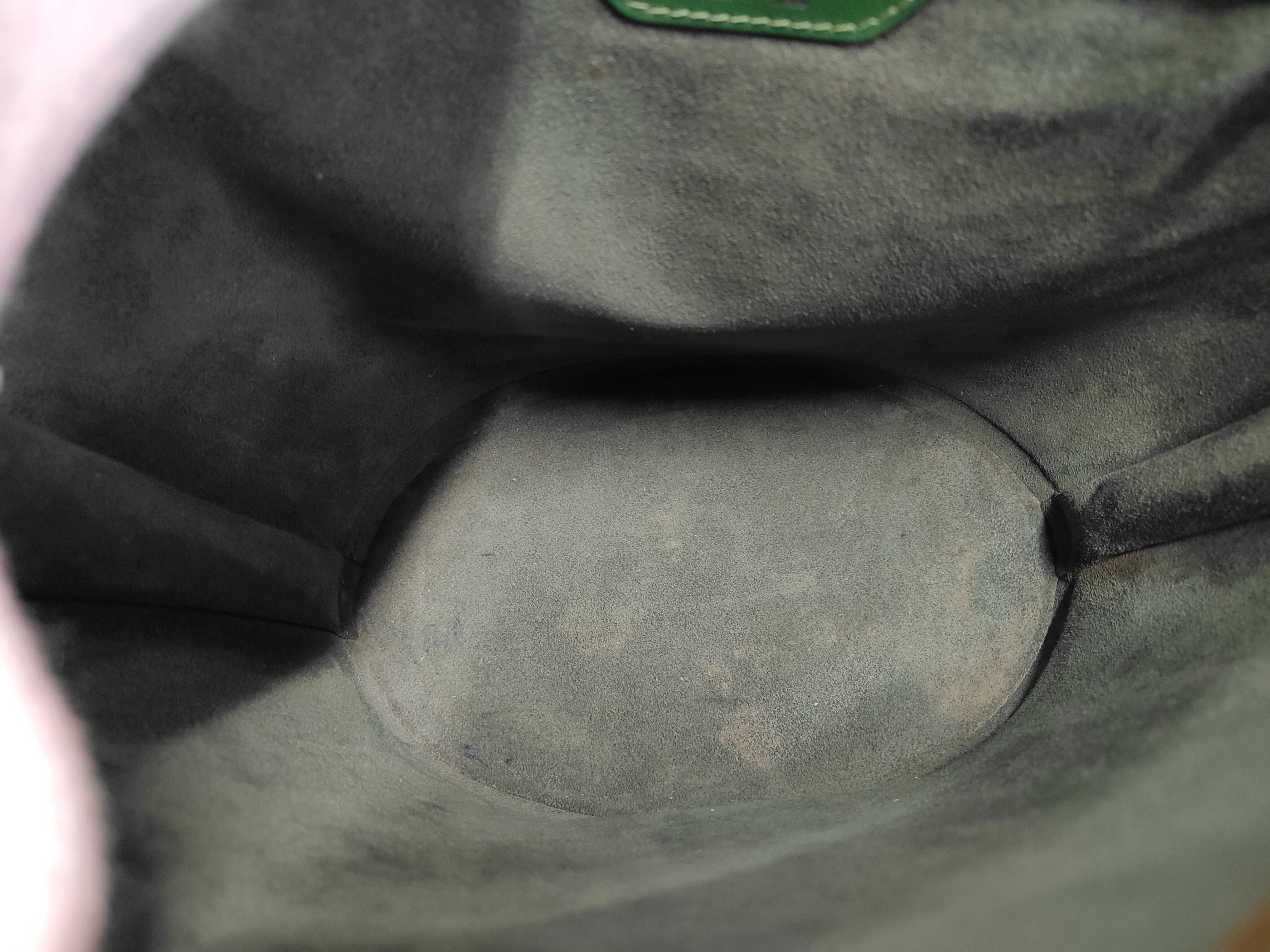 Epi Saint Jacques Shoulder Bag — view 10