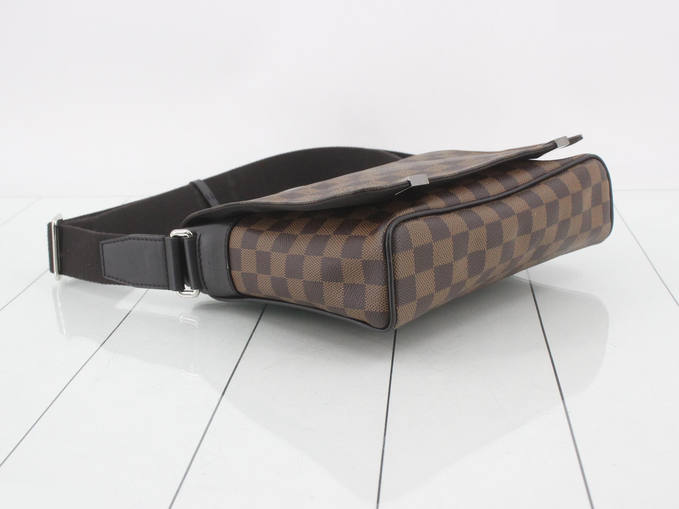 Damier District PM NM Shoulder Bag — view 5