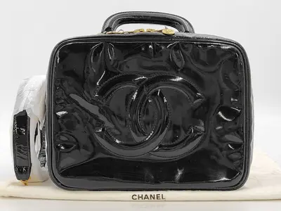 Coco Mark Enamel Vanity Bag, 2-Way, Black with Gold Hardware, 4476589 A07061 Vanity Bag