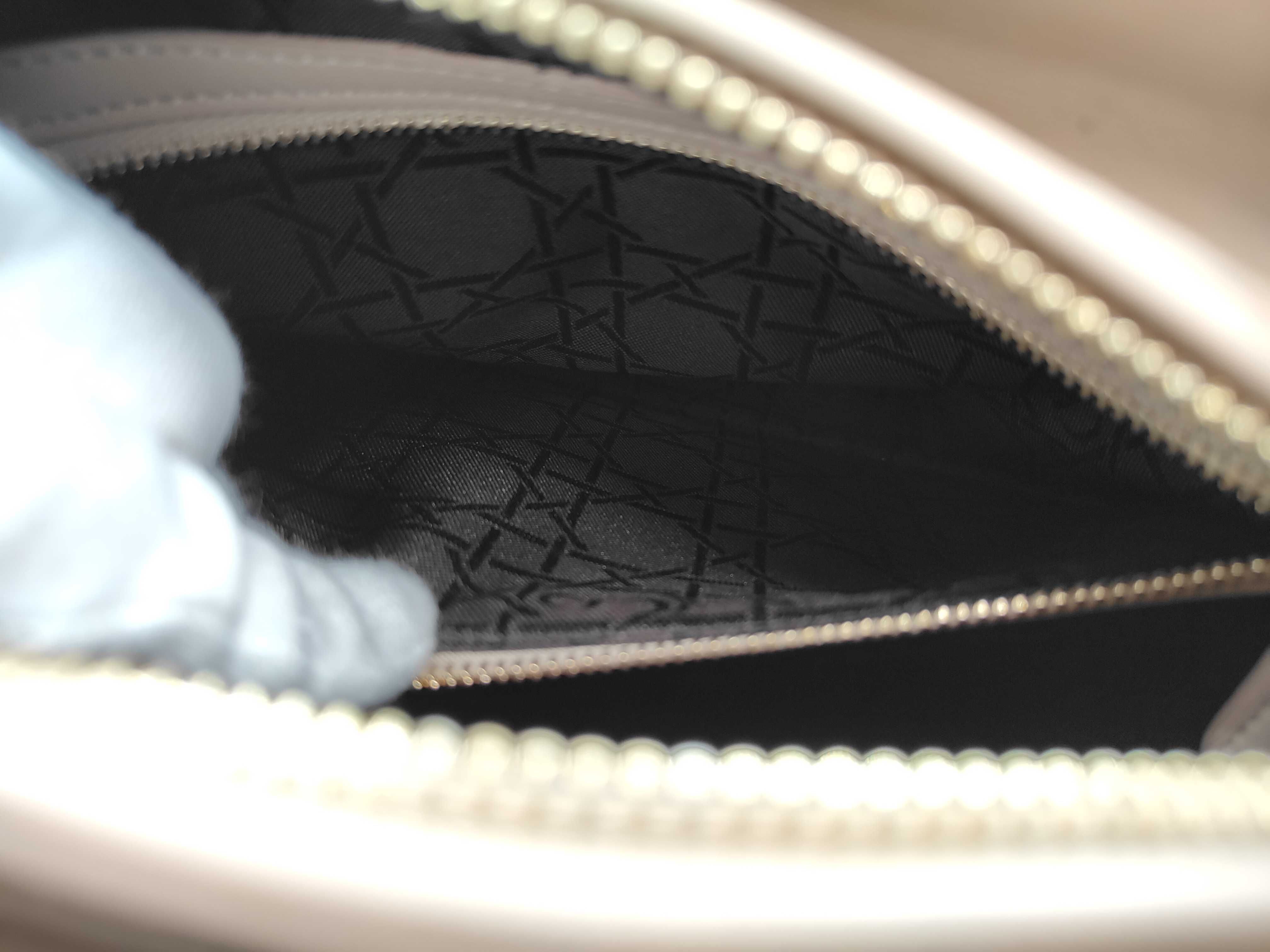 Christian Lady Dior Medium Beige Handbag — view 11