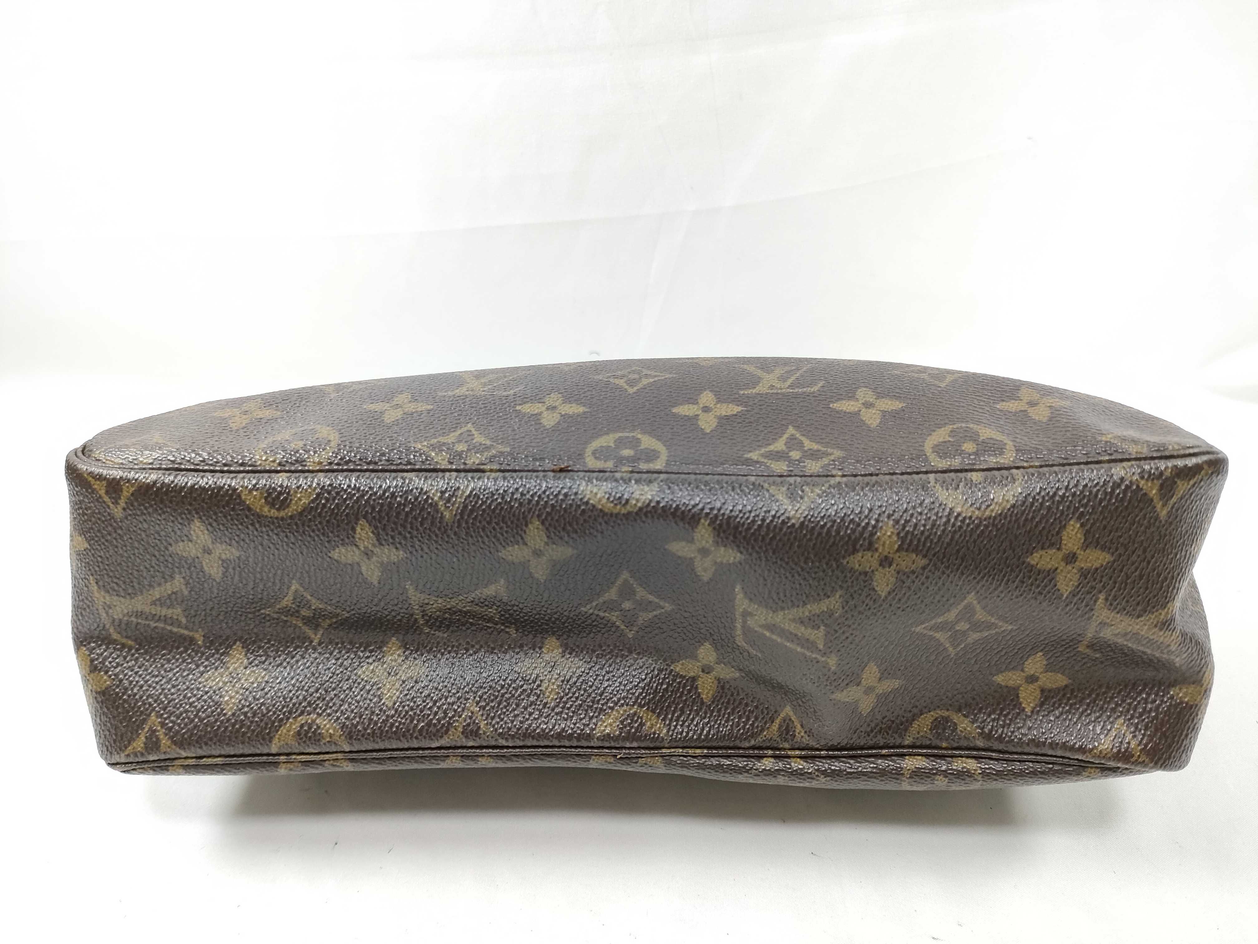 Monogram Louis Vuitton Trousses Toilette 28 Monogram M47522 884NO Pouch — view 3