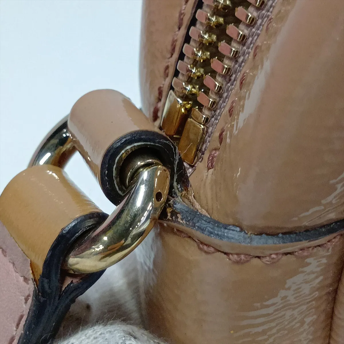 Soho 308364 Patent Leather Shoulder Bag Pink — view 11