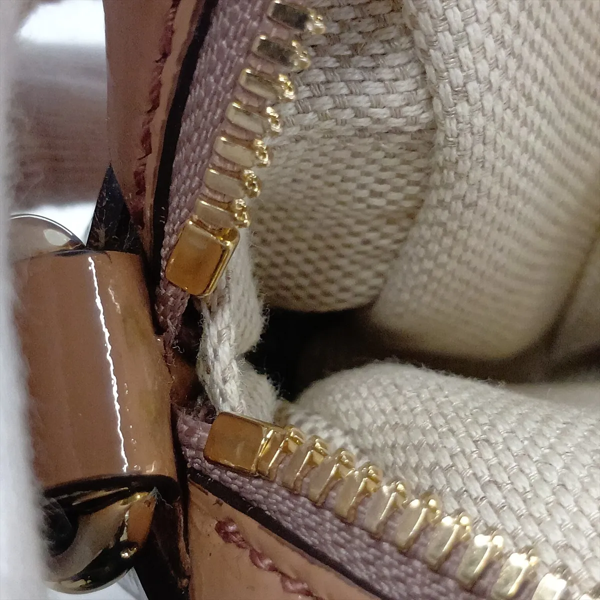 Soho 308364 Patent Leather Shoulder Bag Pink — view 10