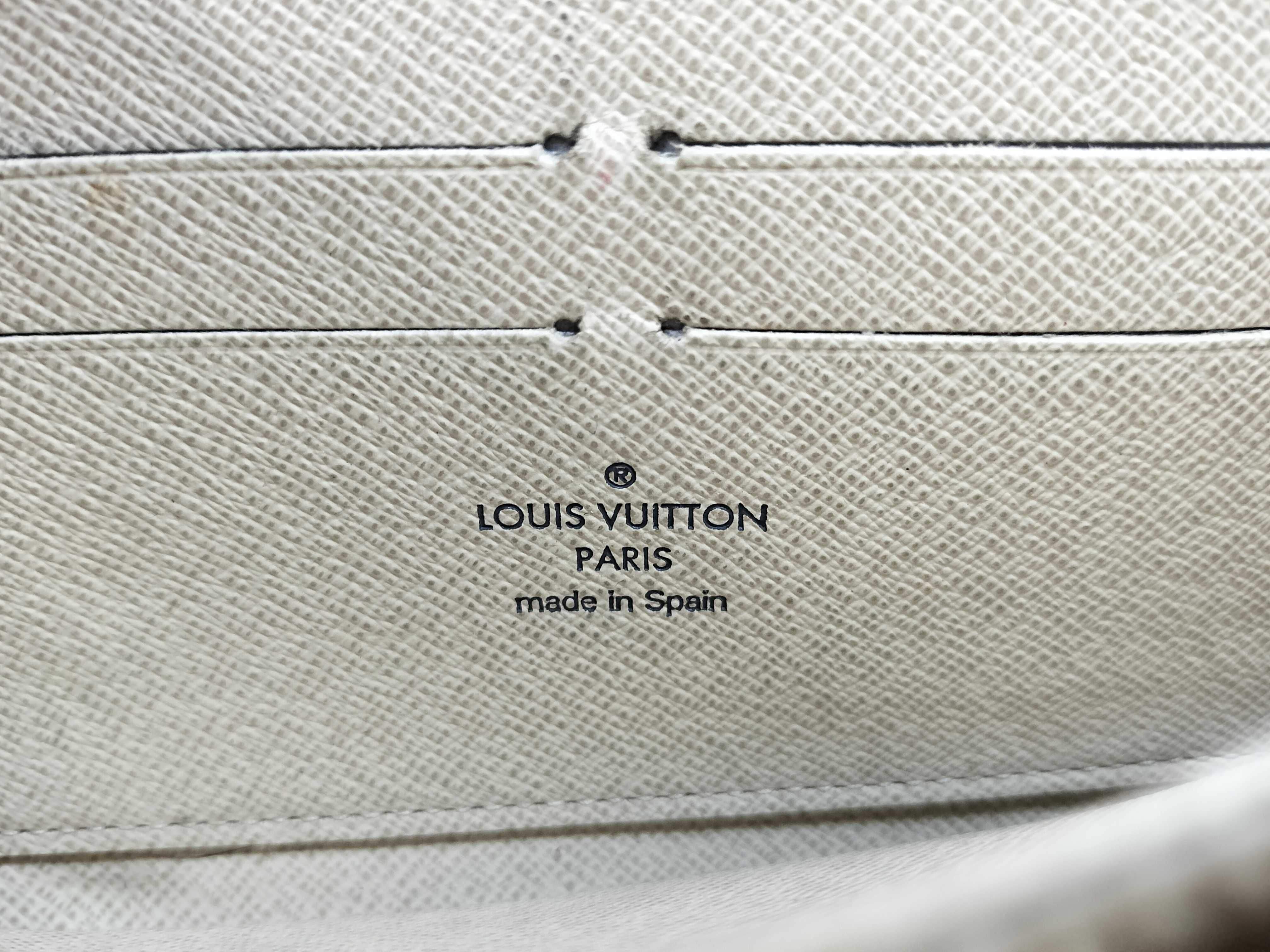 Damier Azur / Long Wallet / PVC Wallet — view 15