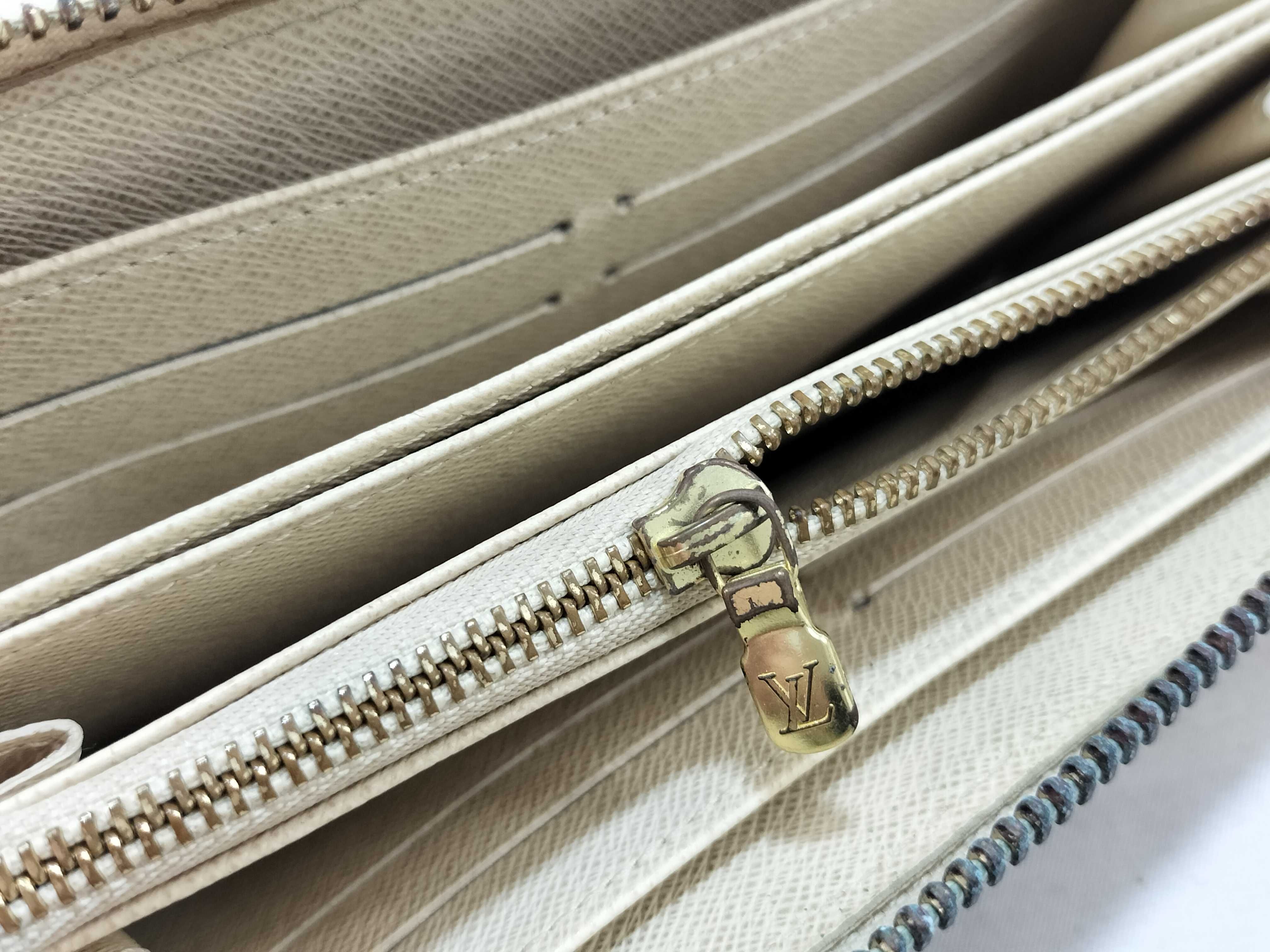 Damier Azur / Long Wallet / PVC Wallet — view 9