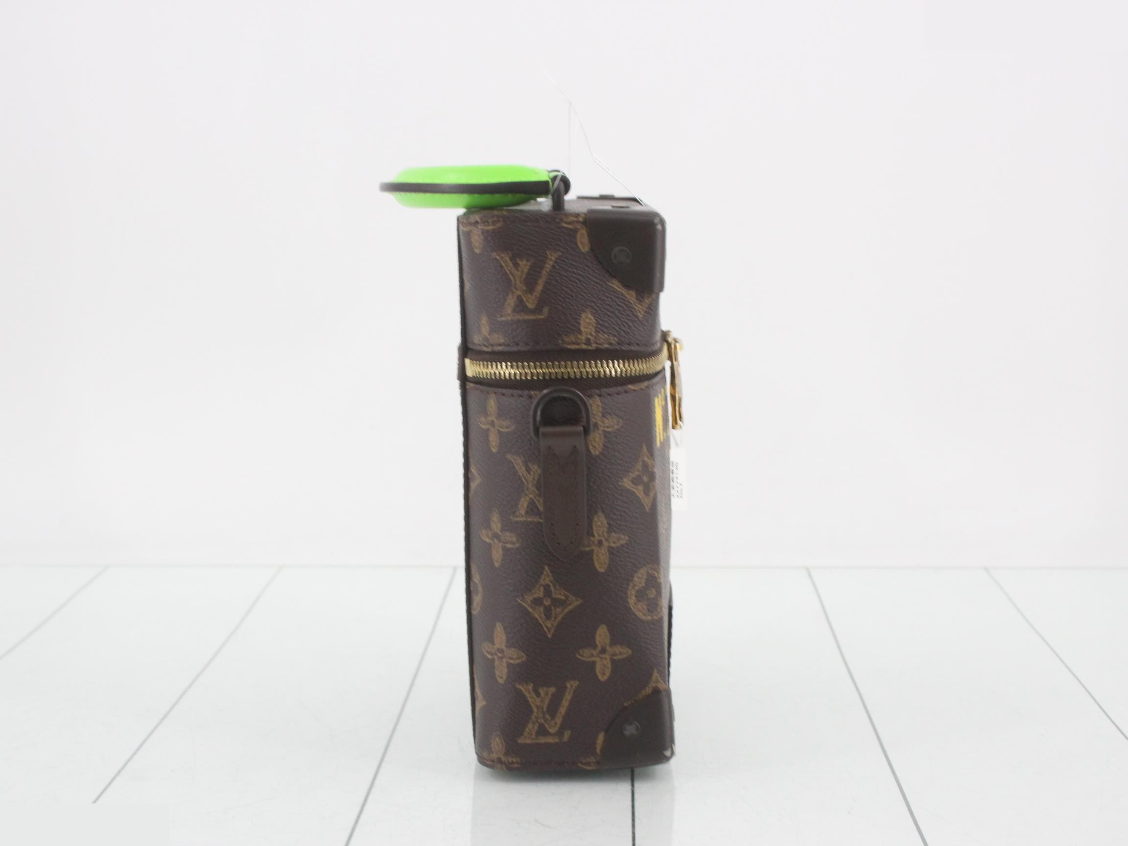 "Handle Soft Trunk" No. 7 — view 4