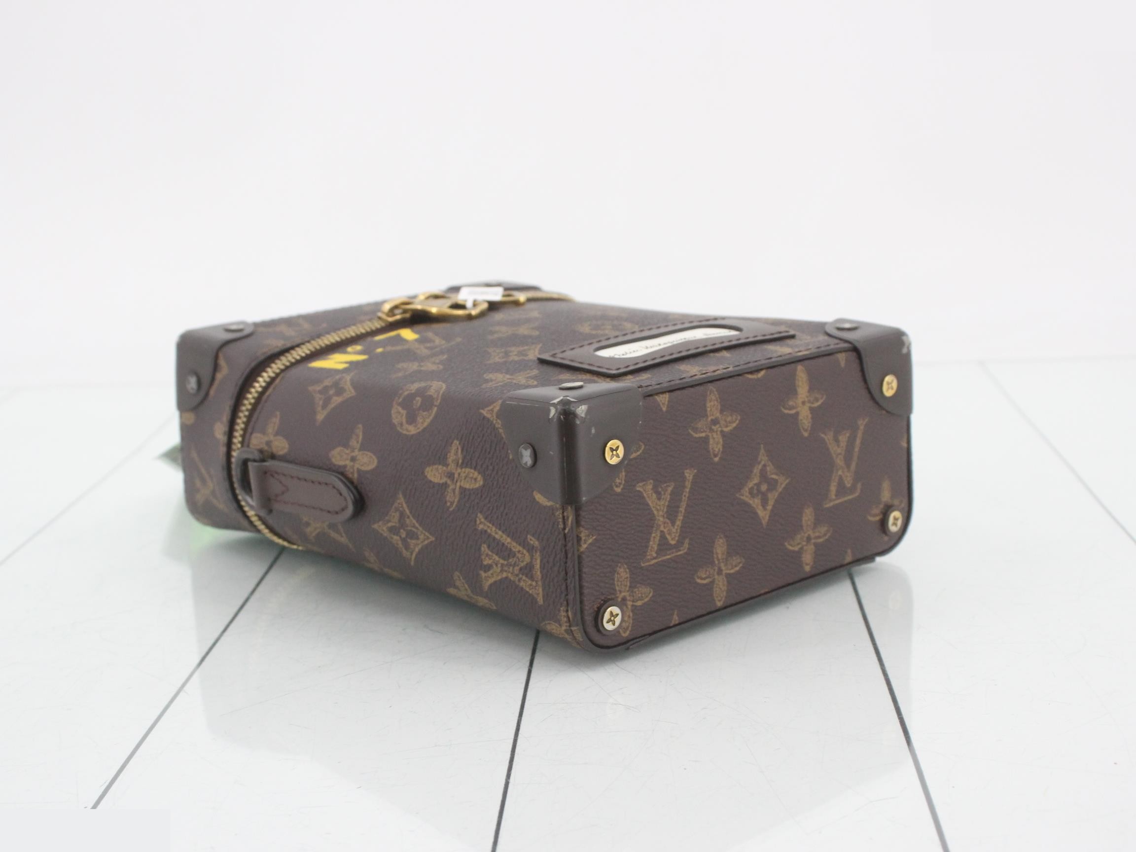 "Handle Soft Trunk" No. 7 — view 5