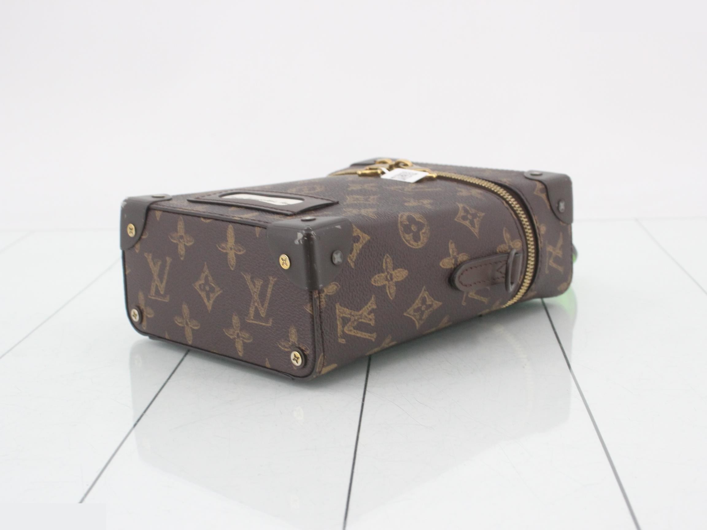 "Handle Soft Trunk" No. 7 — view 6