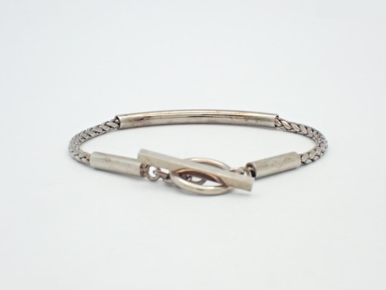 Other lines: Precious metal bracelets and bangles (metal), wrist circumference approximately 17 cm. — view 2