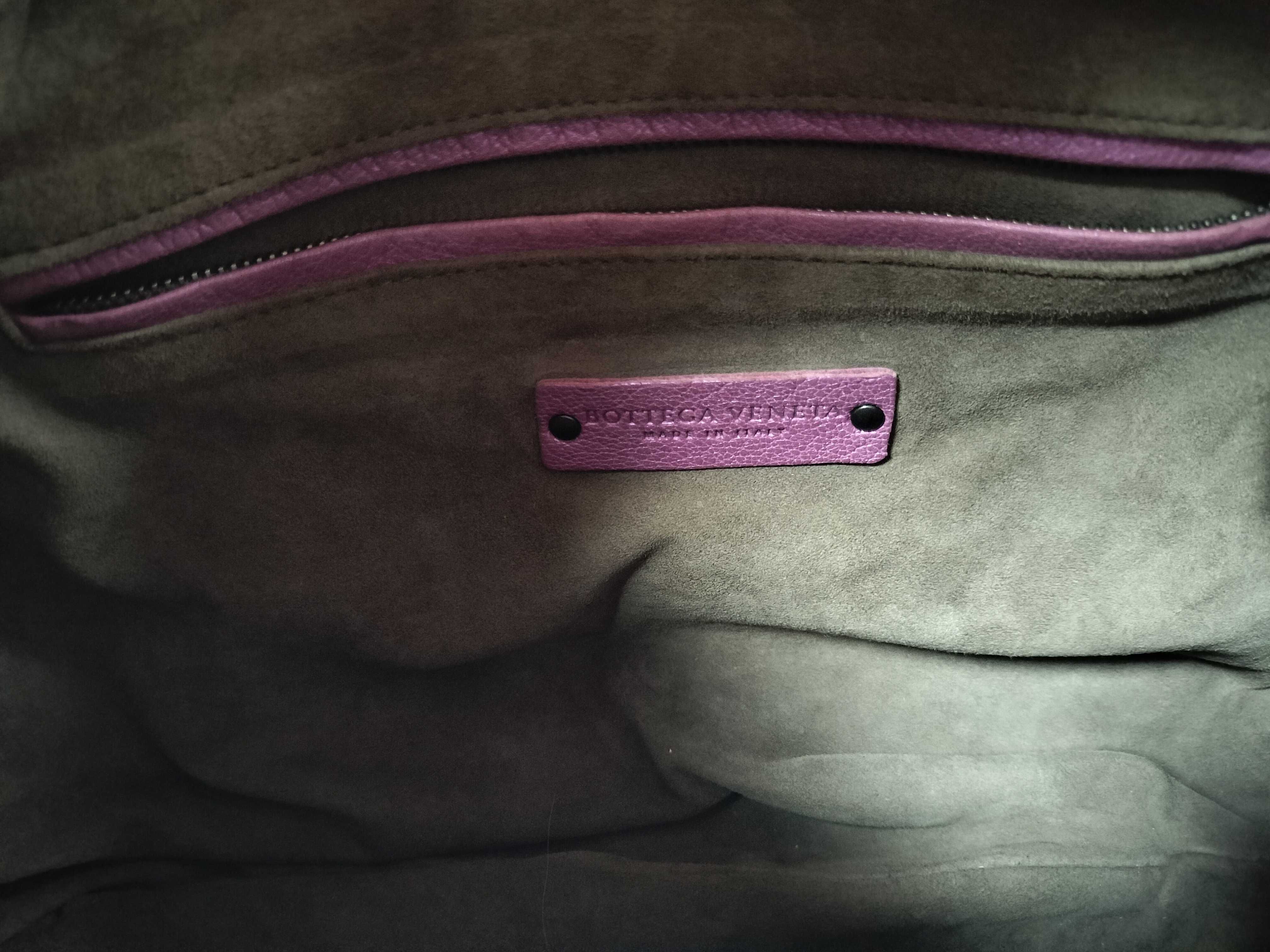 Intrecciato Hobo Bag Shoulder Bag — view 12