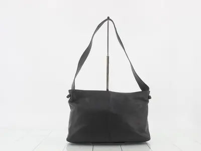 One-shoulder leather bag