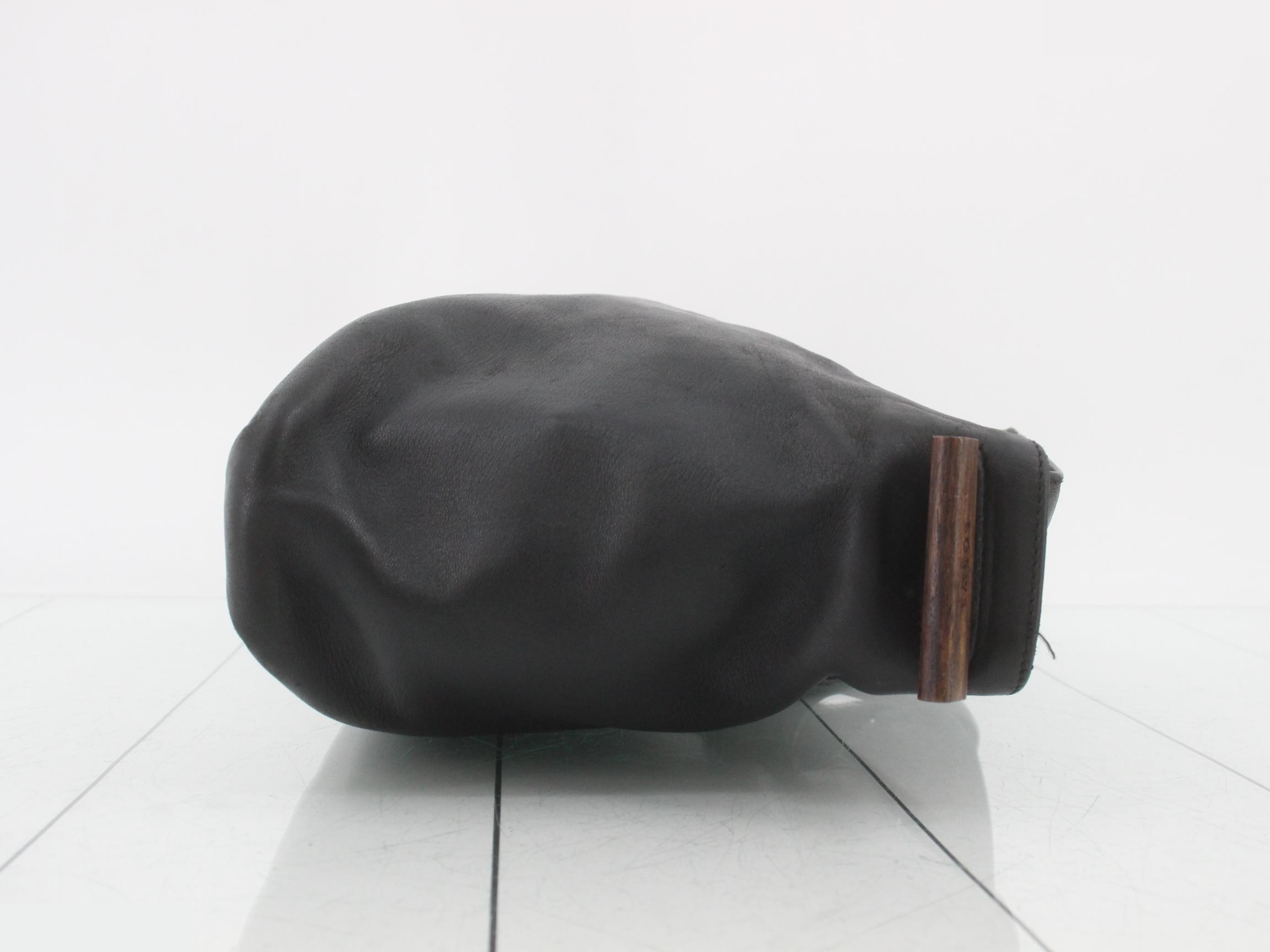 One-shoulder leather bag — view 3