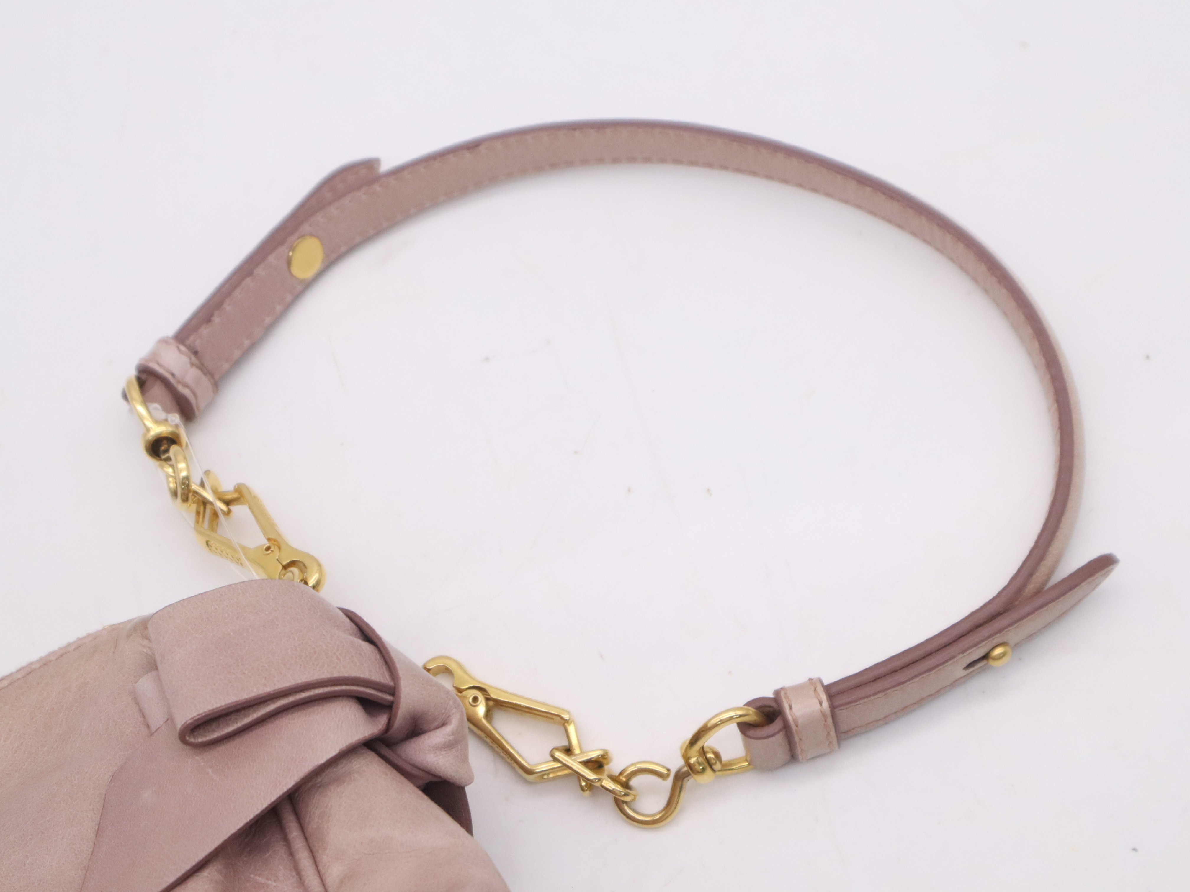 Leather One-Shoulder Bag, Pink, with Shoulder Strap, Dust Bag, and Guarantee Card. — view 12