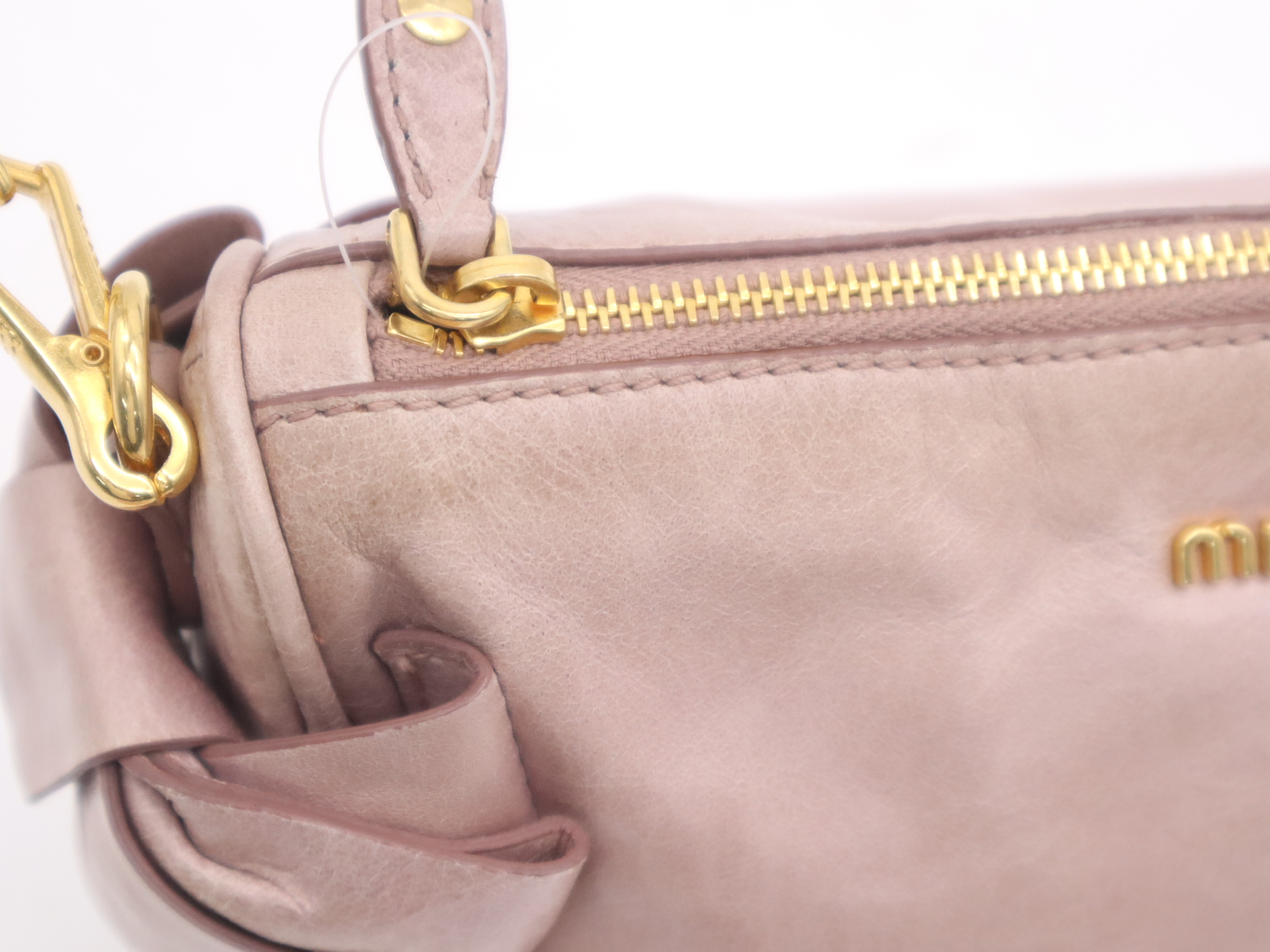 Leather One-Shoulder Bag, Pink, with Shoulder Strap, Dust Bag, and Guarantee Card. — view 8