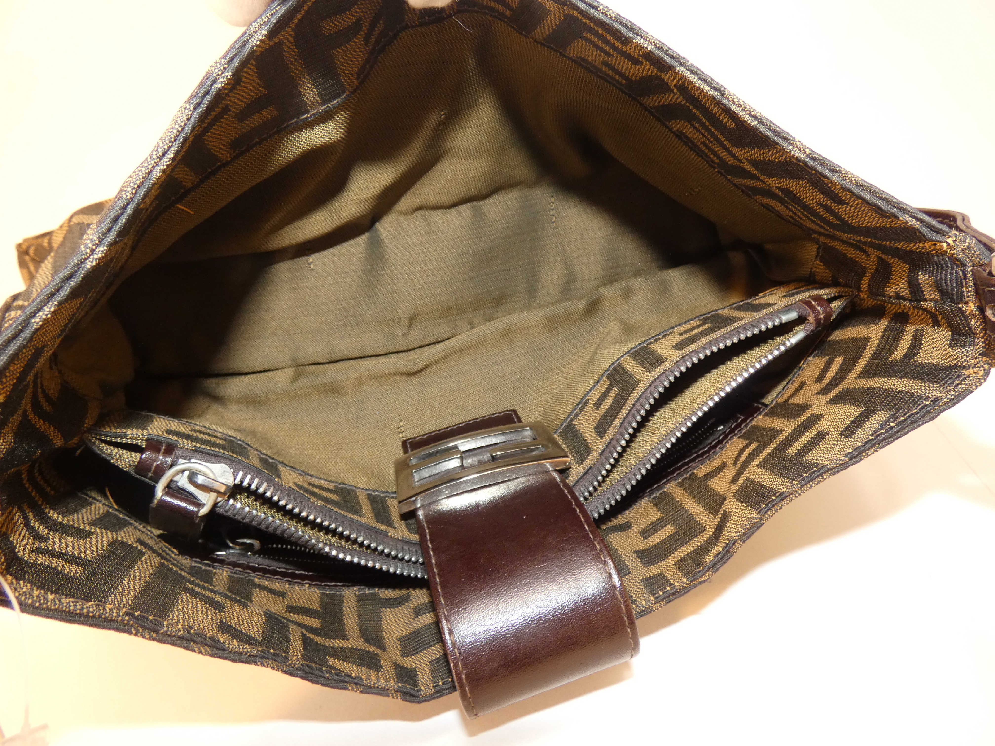 Zucca Mamma One-Shoulder Handbag — view 11