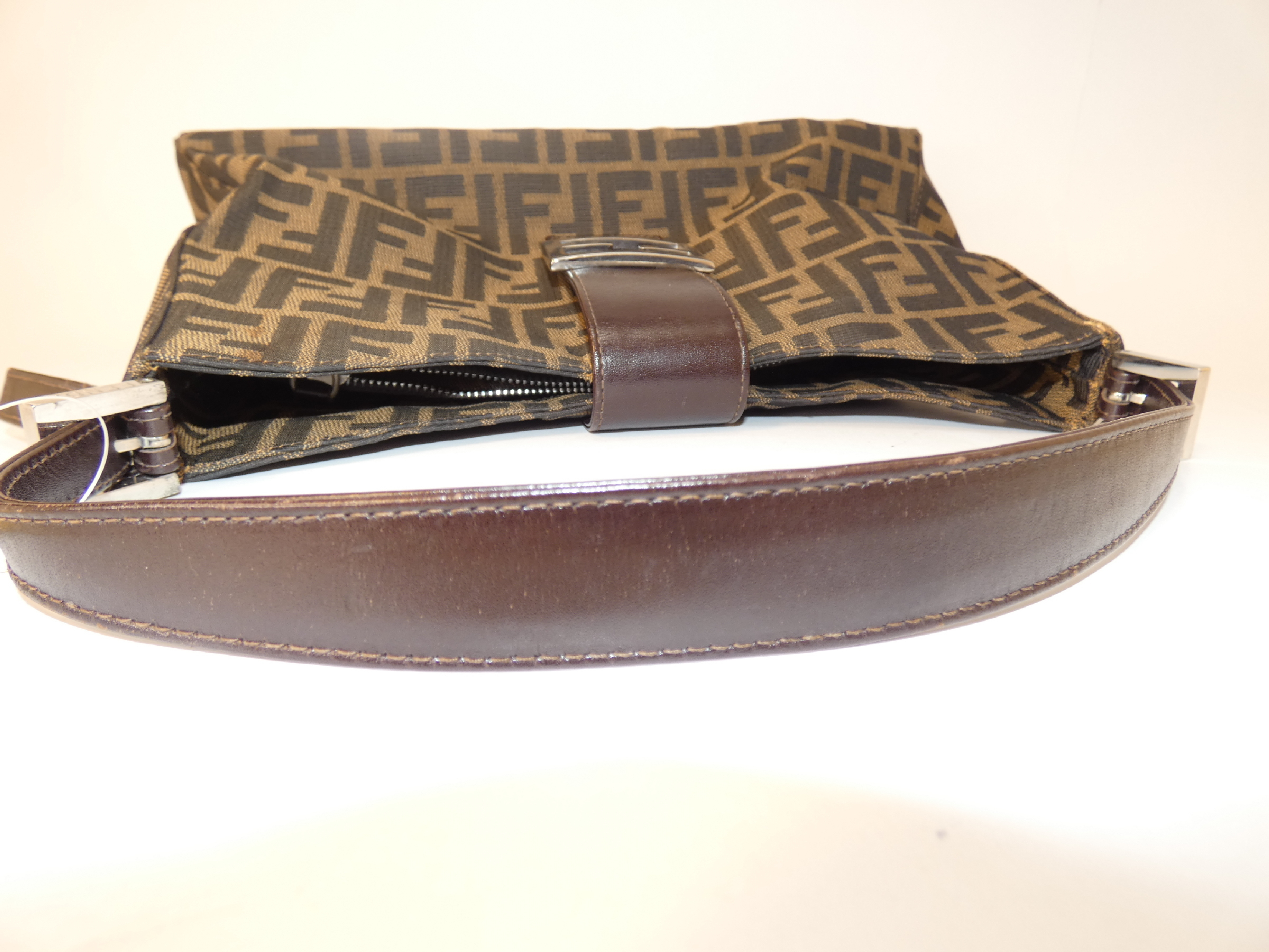 Zucca Mamma One-Shoulder Handbag — view 4