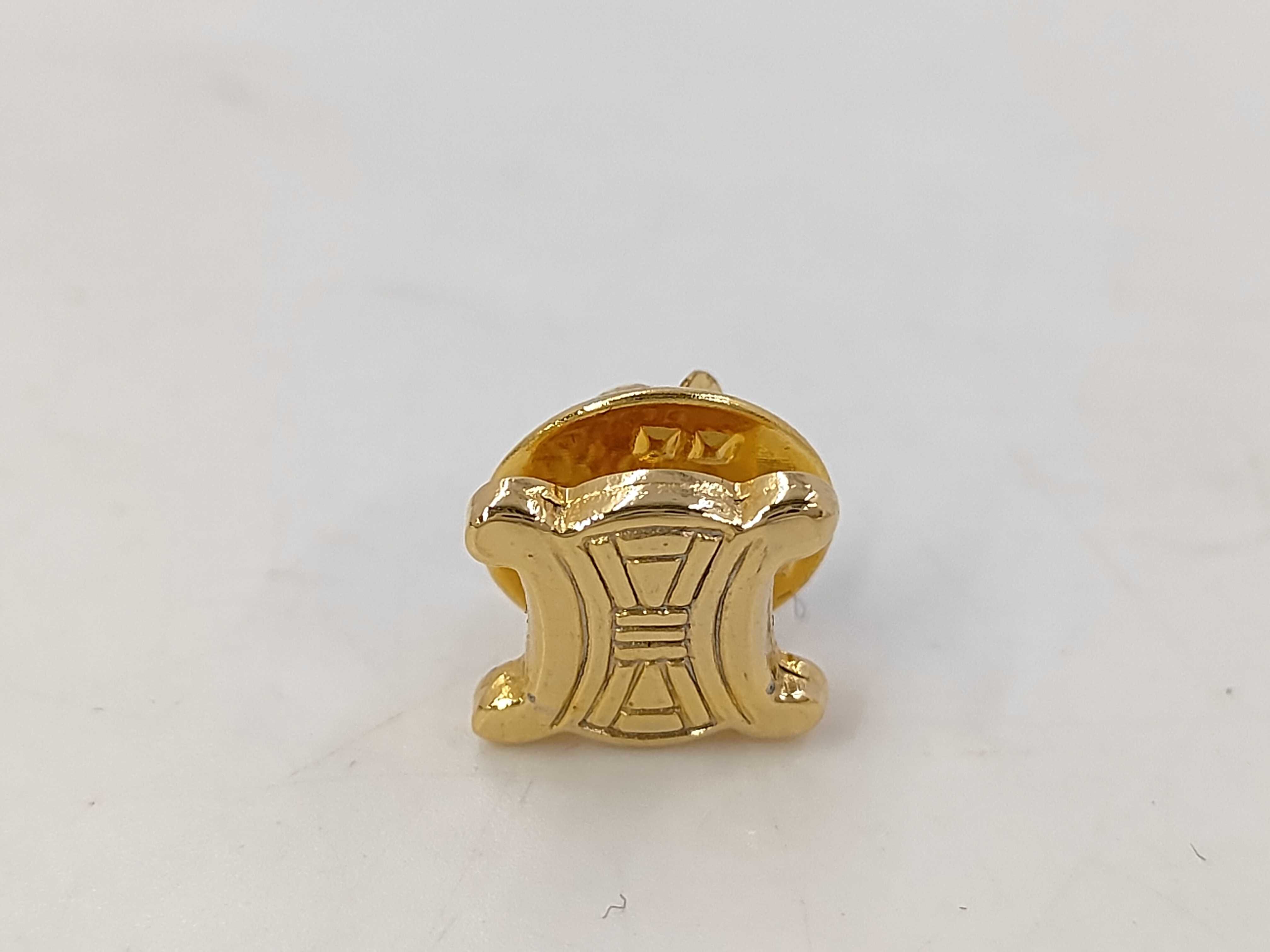 Triomphe Gold Pin Brooch