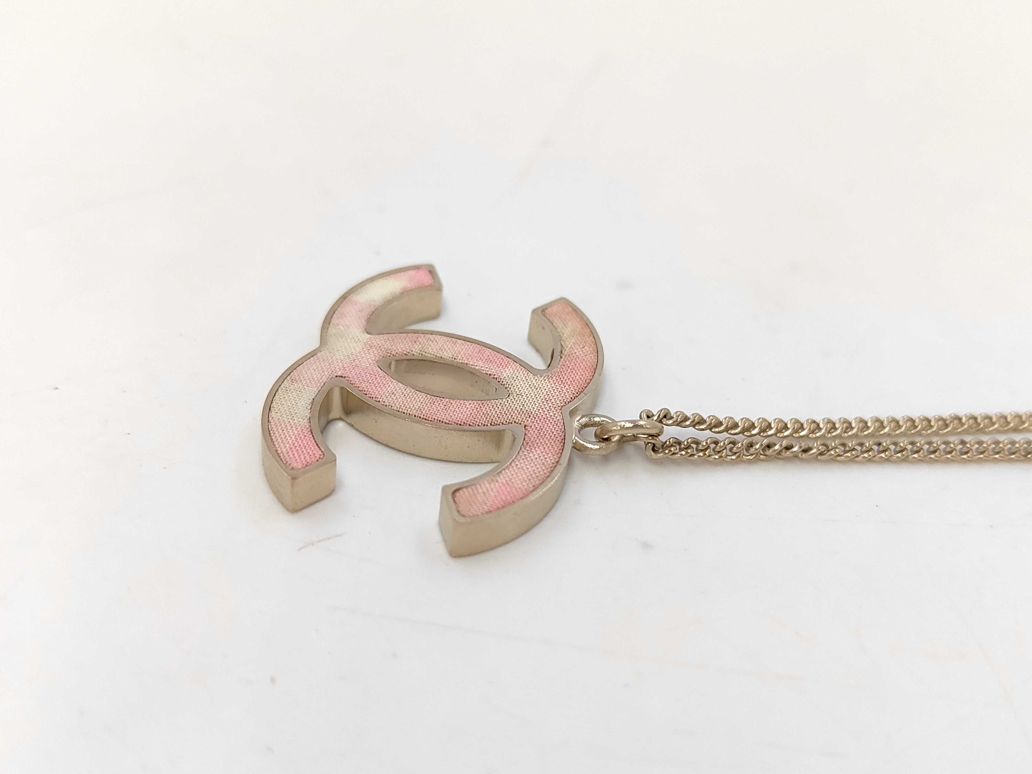 necklace — view 2
