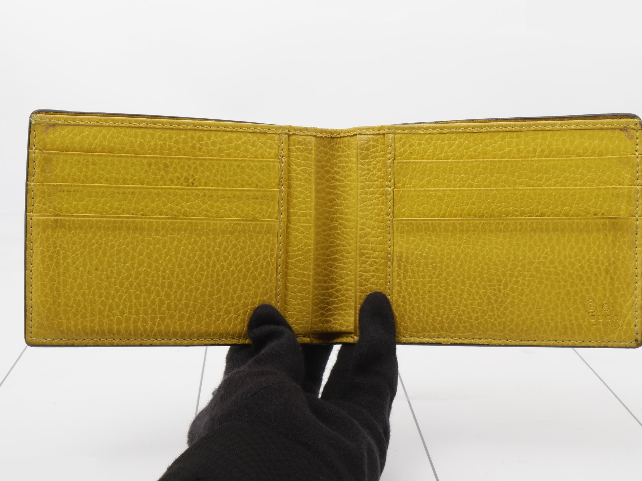 Interlocking Bi-fold Wallet, Noir Yellow, 611229 — view 4
