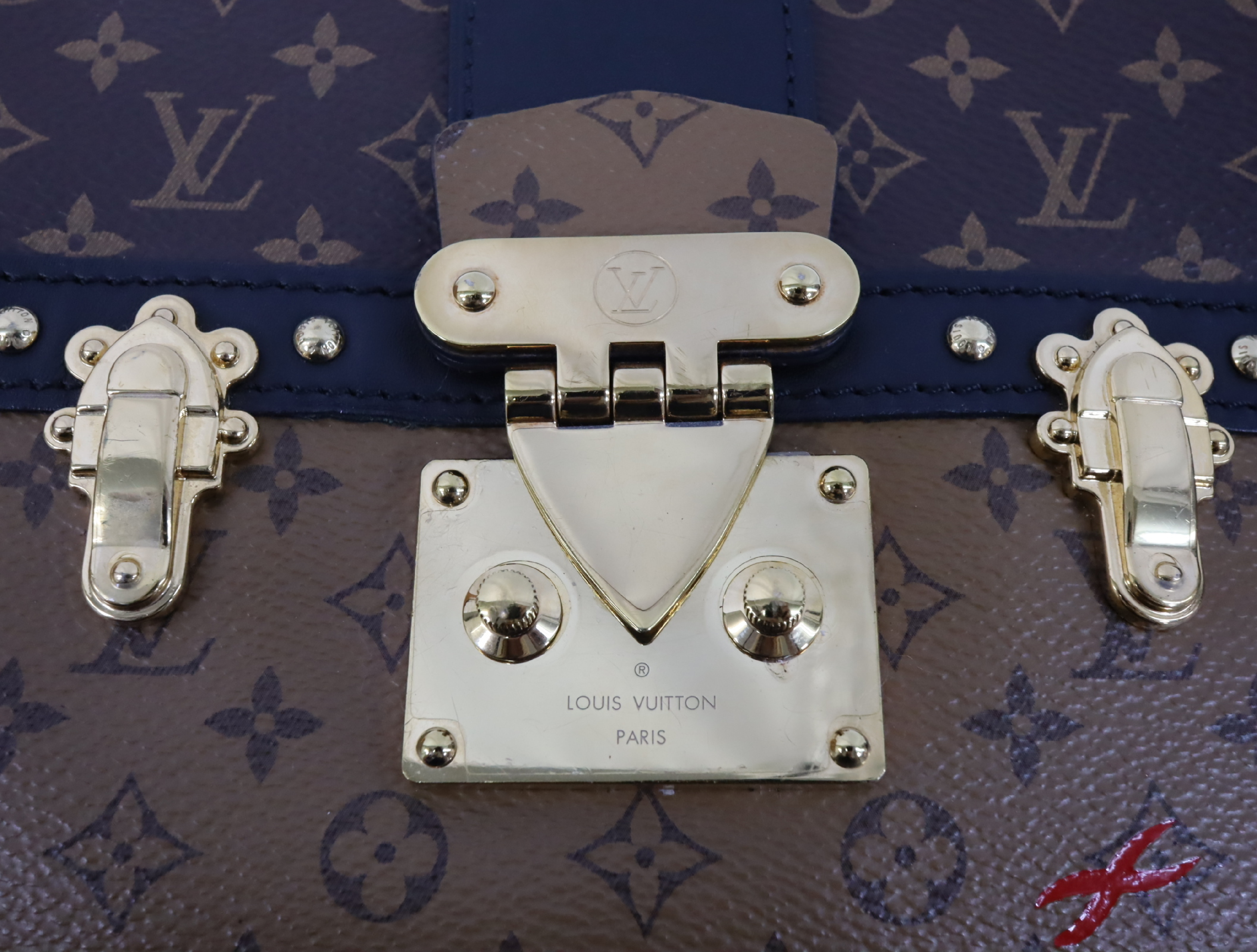 Monogram Reverse Trunk Clutch M43596 Shoulder Bag (RFID detected) — view 11