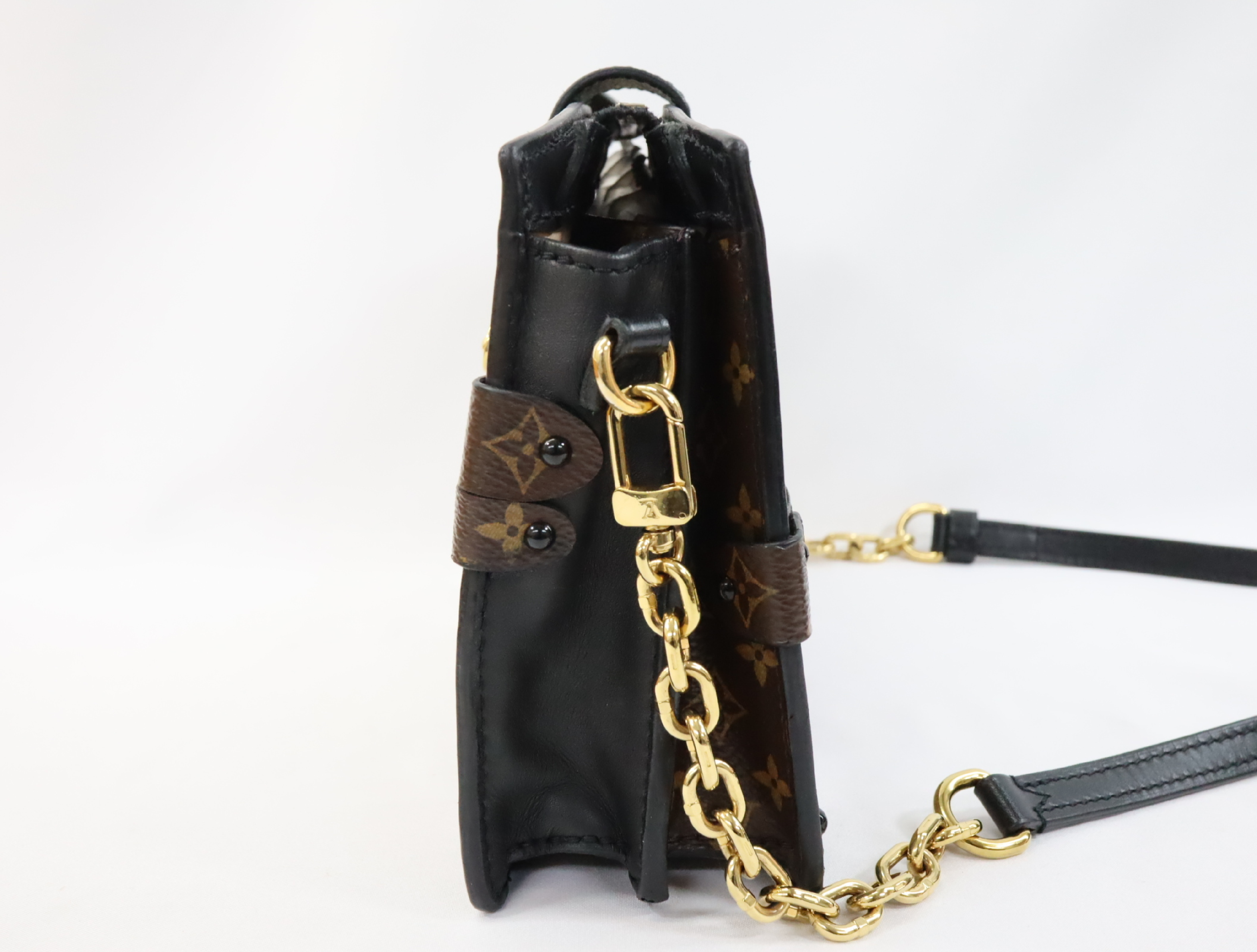 Monogram Reverse Trunk Clutch M43596 Shoulder Bag (RFID detected) — view 3