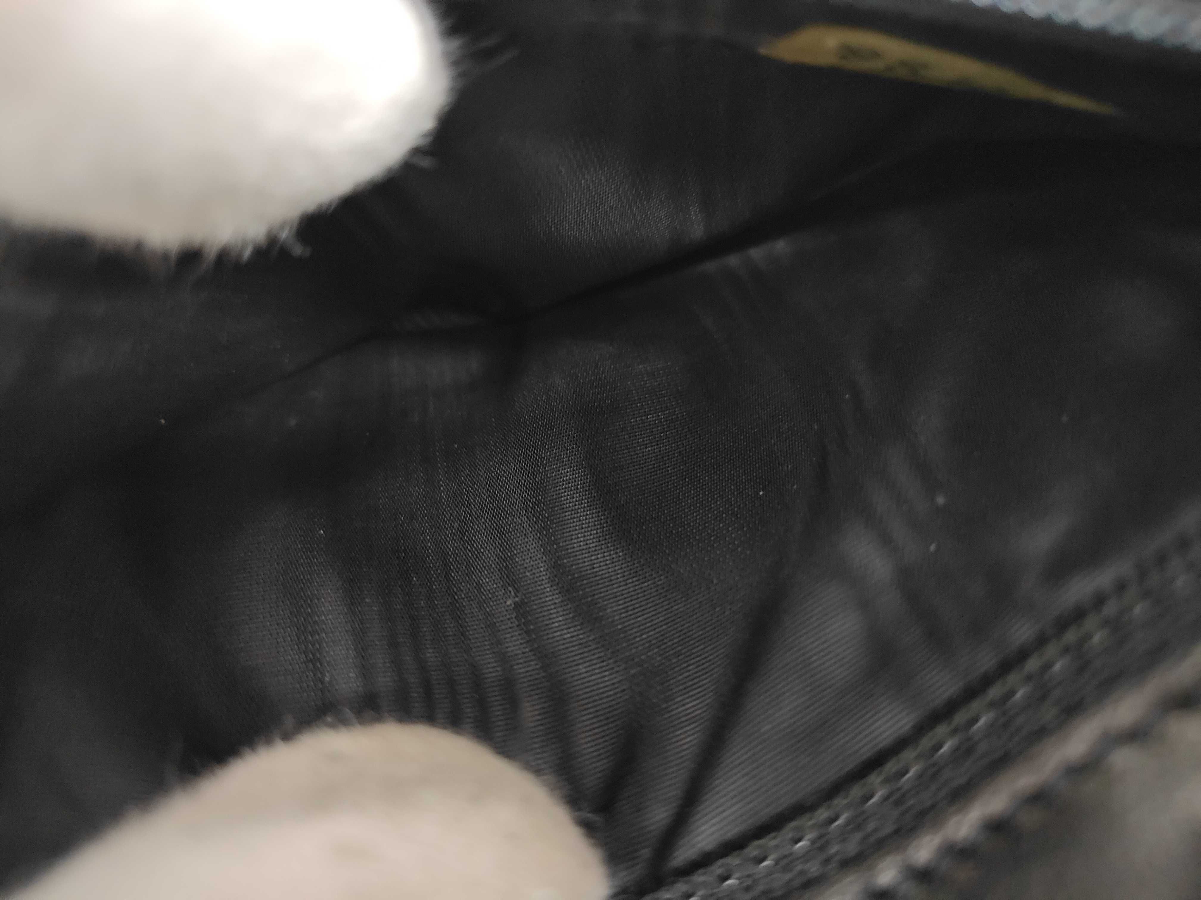 Caviar Skin Bi-fold Wallet — view 6