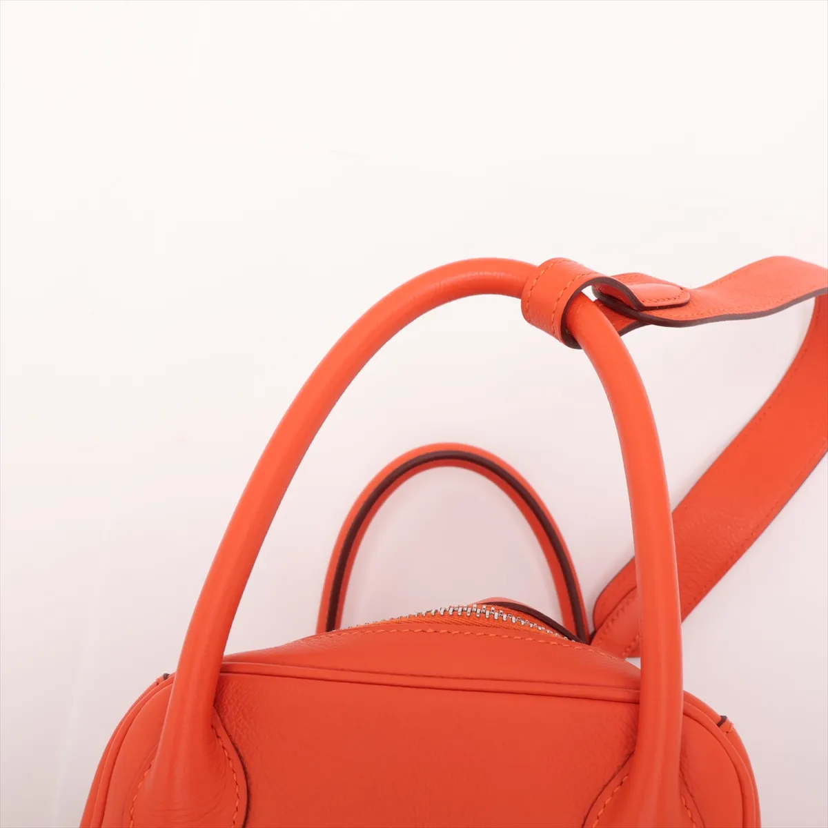 Lindy 30, Taurillon Clemence leather, orange, silver hardware Q: 2013 — view 6
