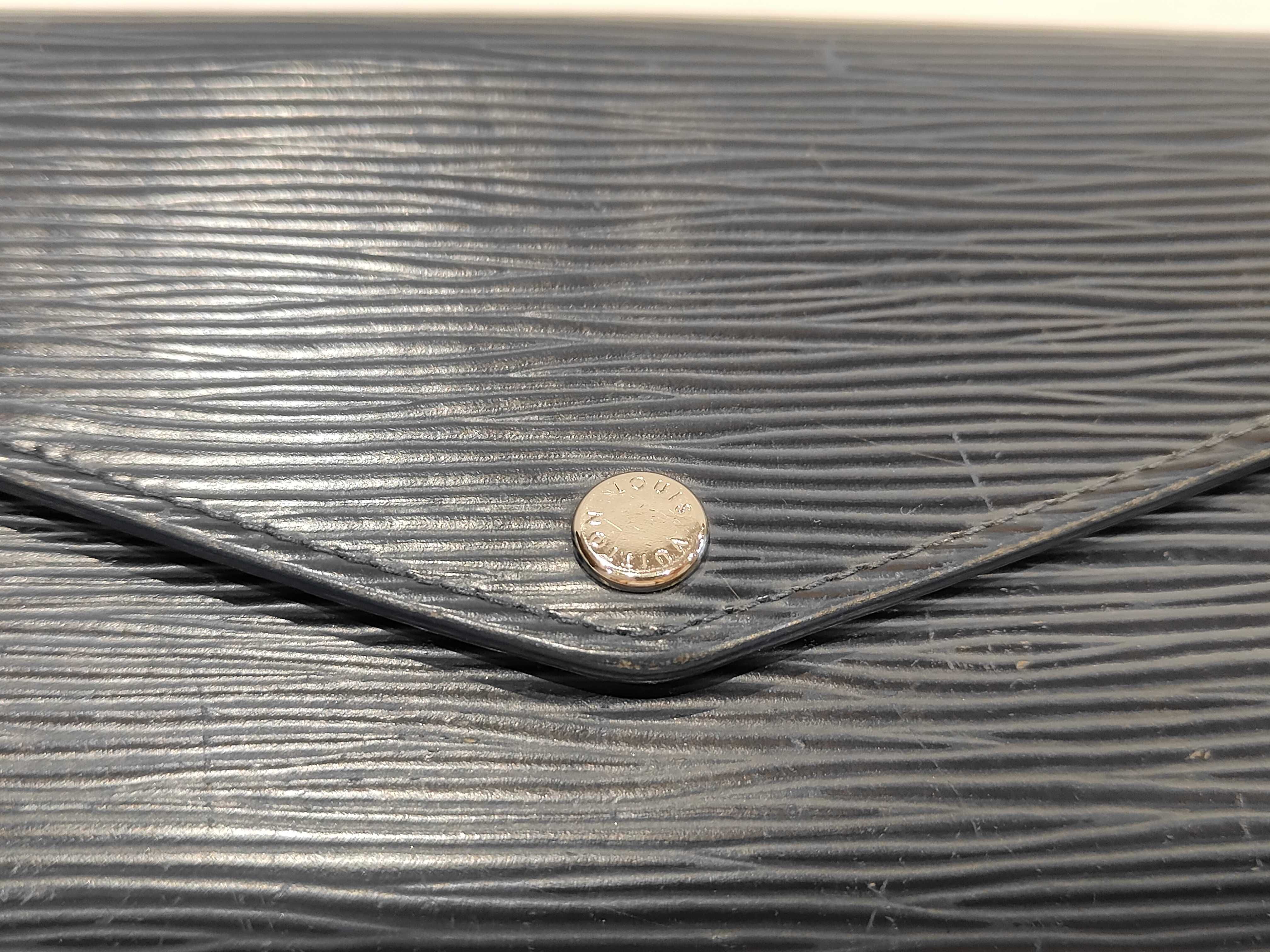 Epi Portefeuille Sarah Indigo Blue Wallet — view 8
