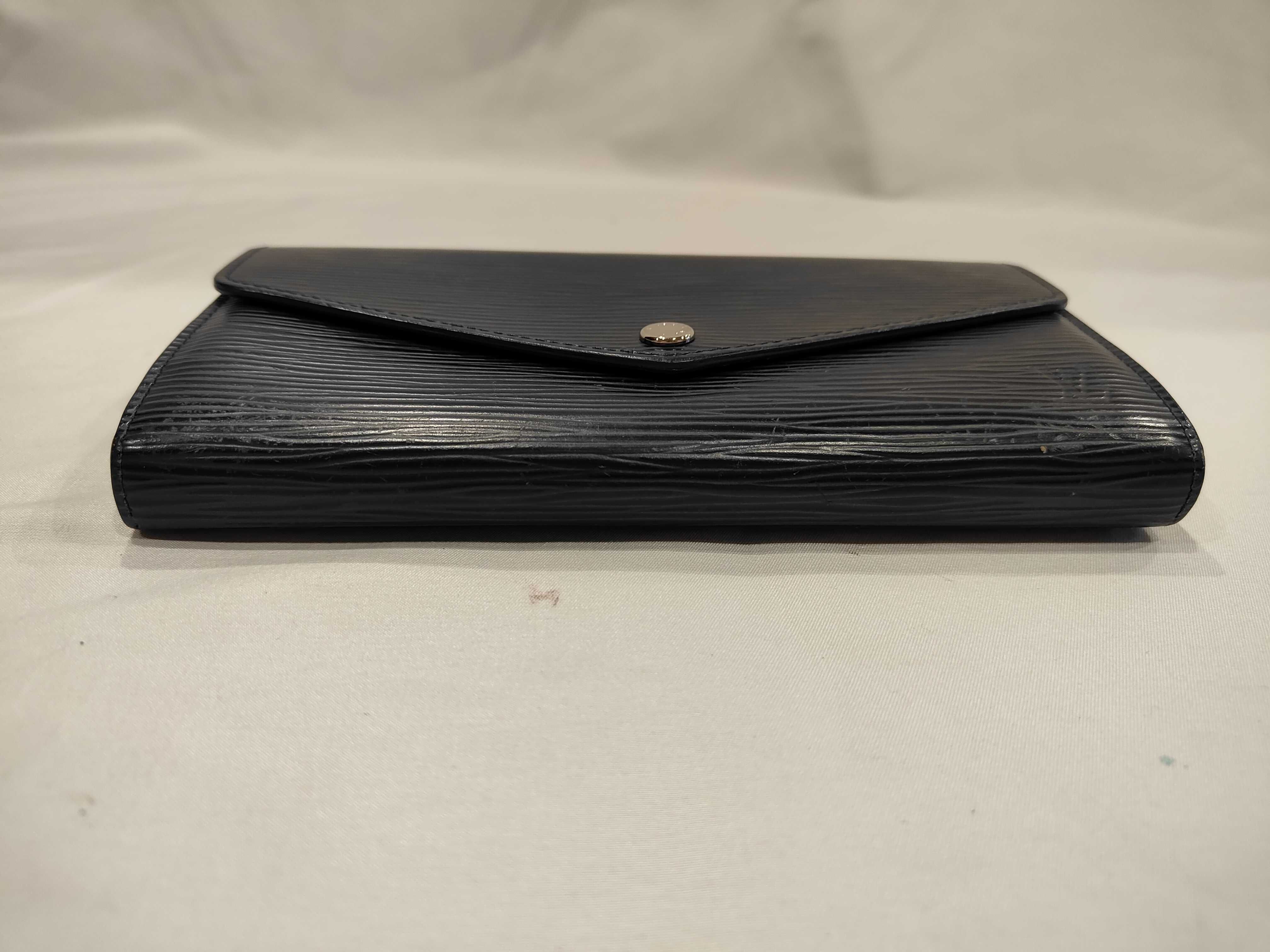 Epi Portefeuille Sarah Indigo Blue Wallet — view 9