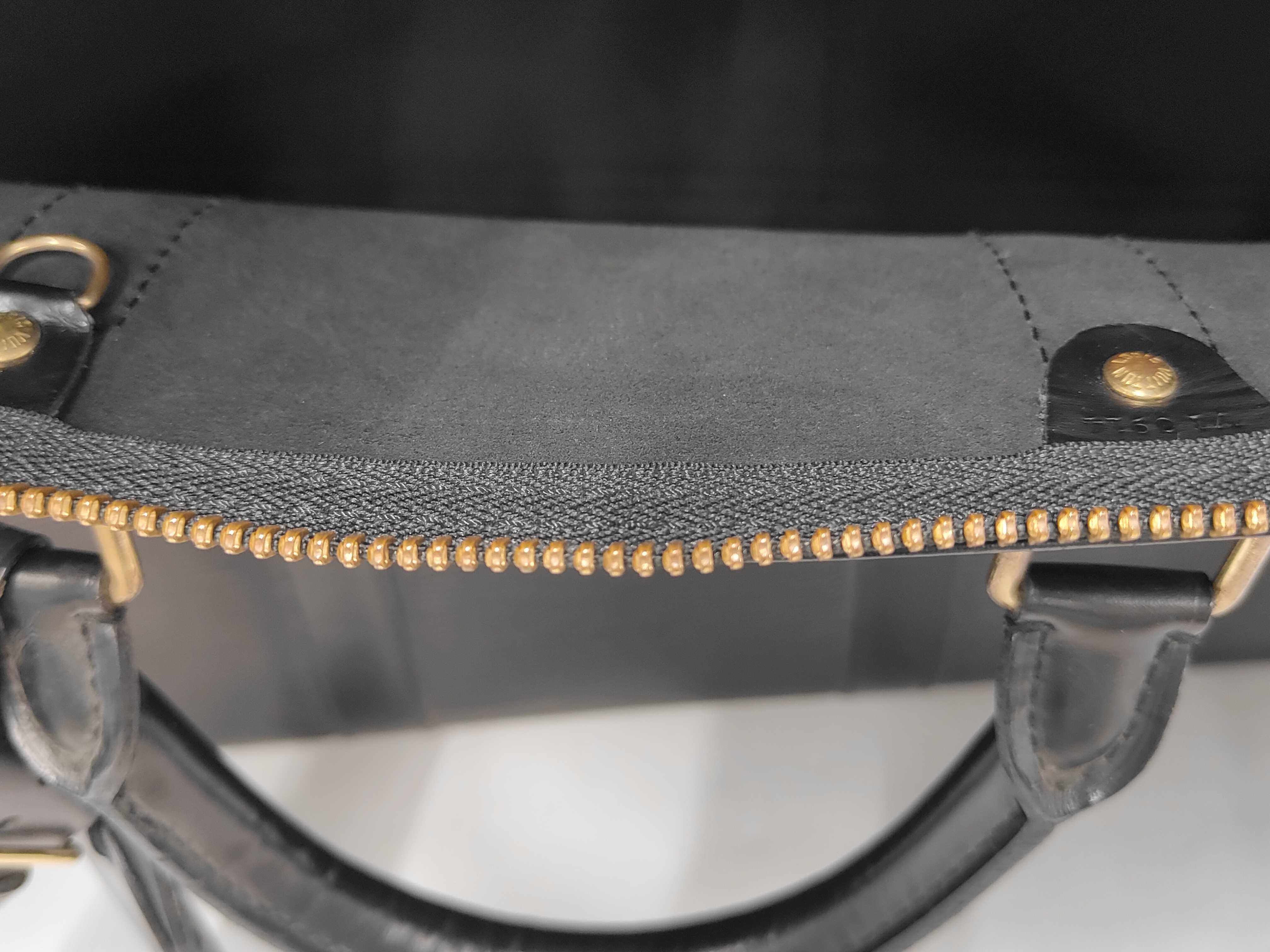Epi Keepall 50 Noir Boston Bag — view 11