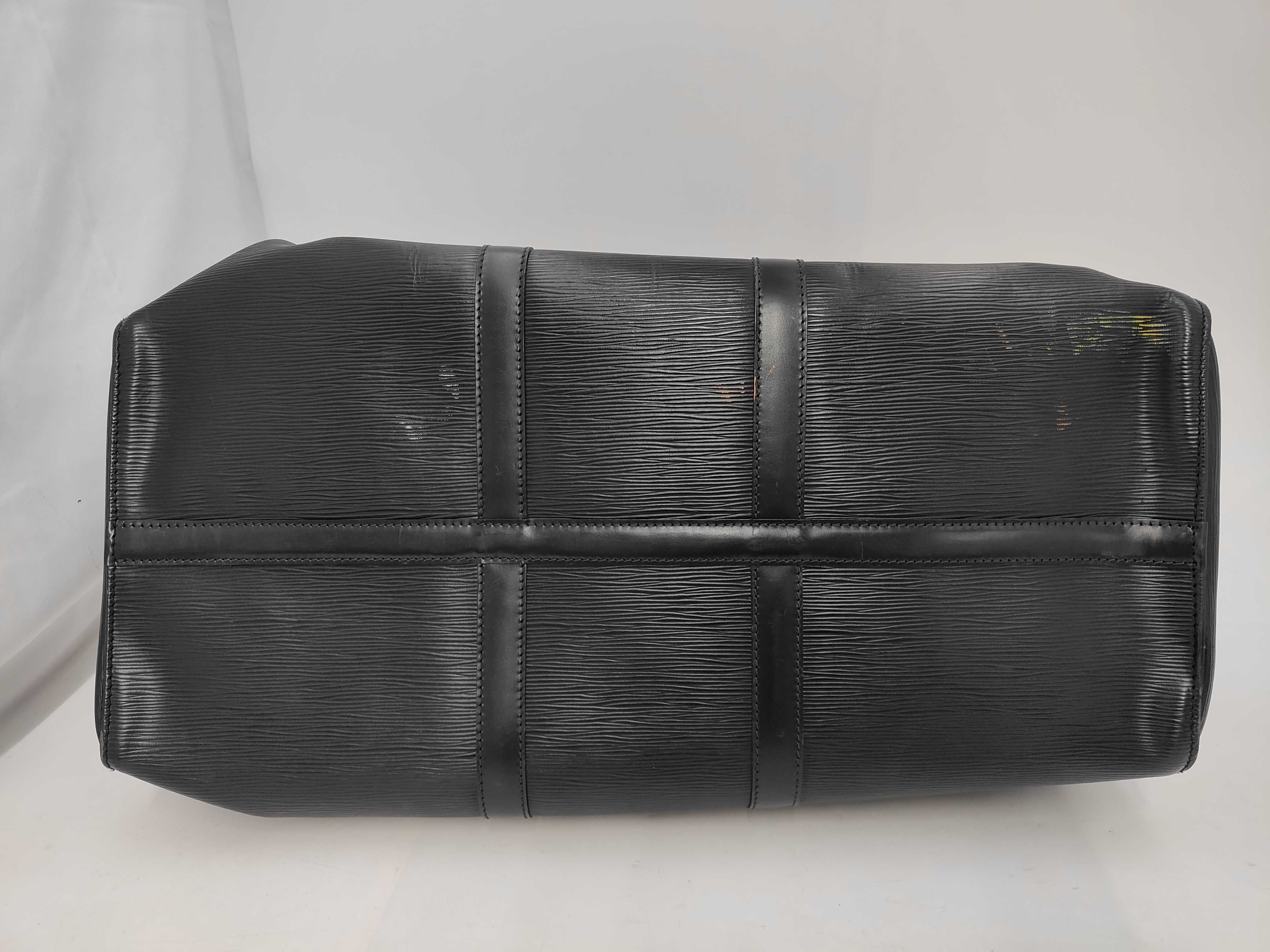 Epi Keepall 50 Noir Boston Bag — view 9
