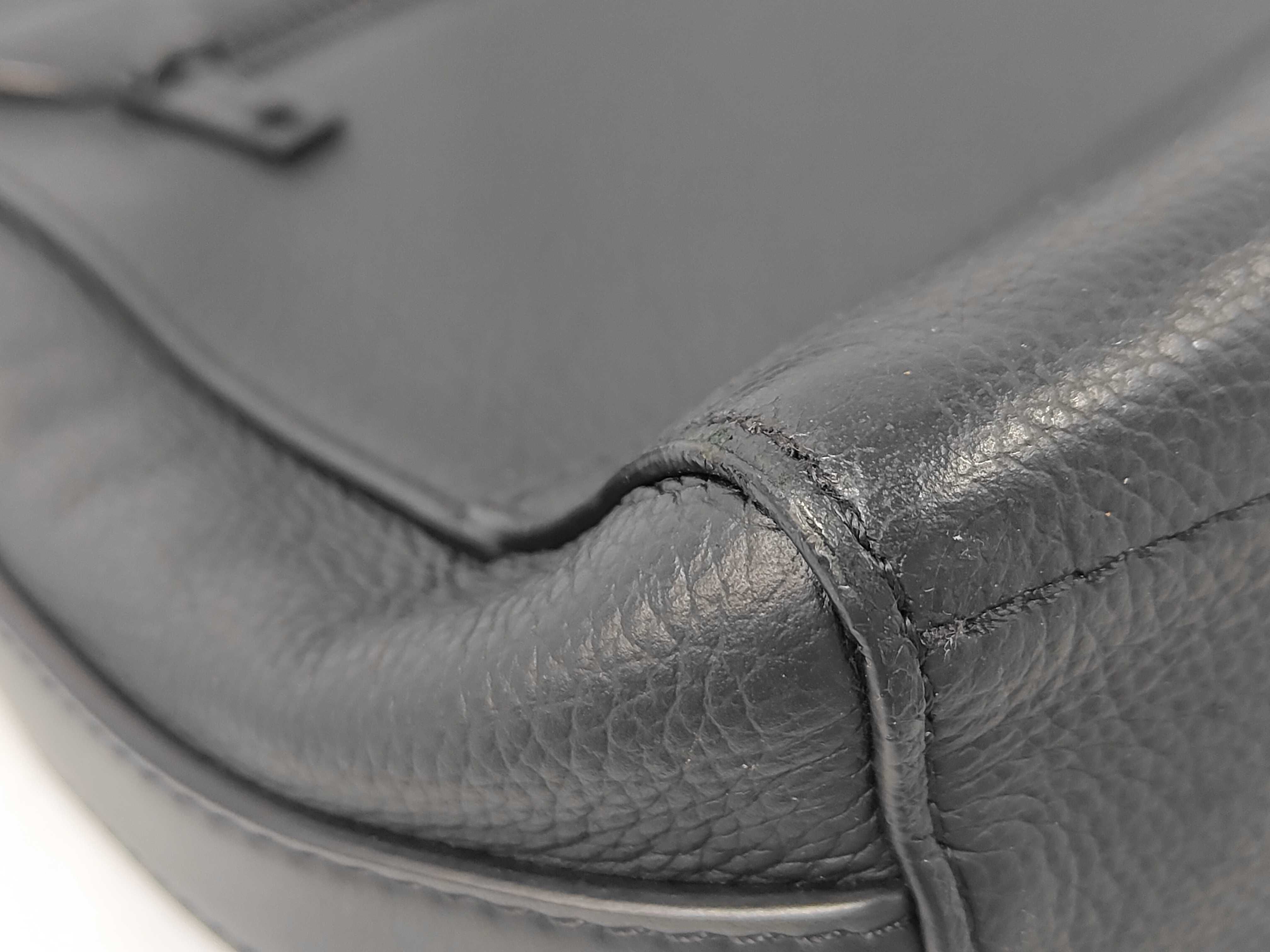 M57080 Takeoff Messenger Shoulder Bag — view 4