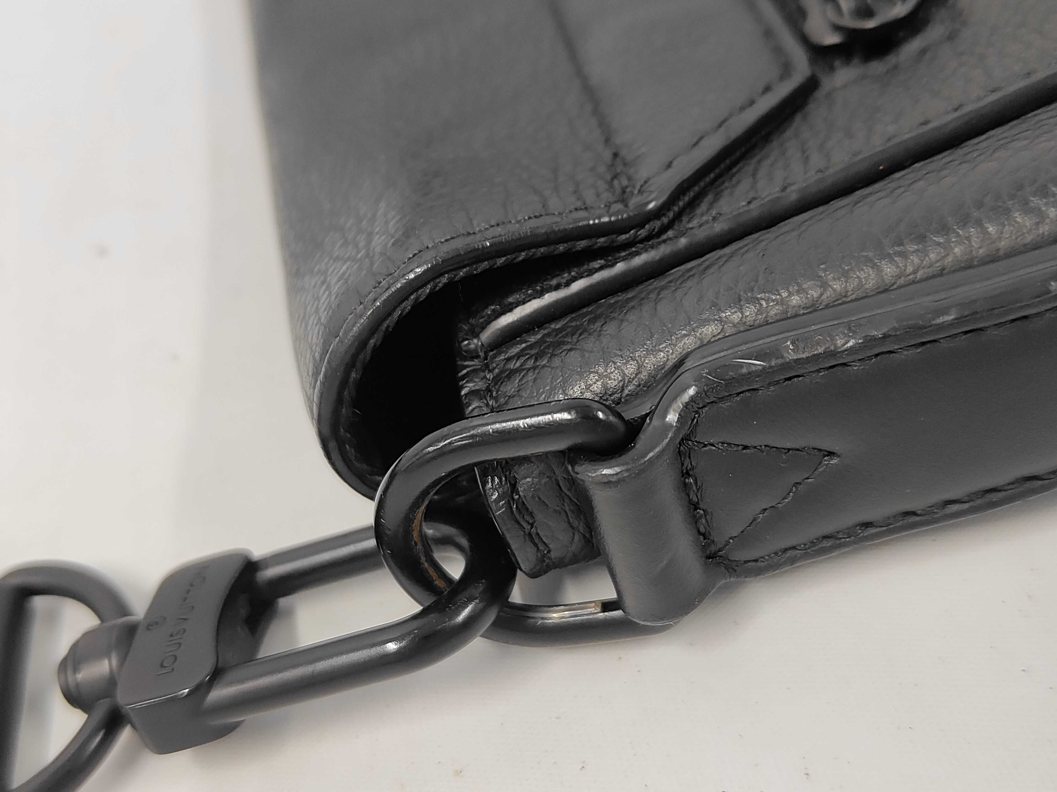 M57080 Takeoff Messenger Shoulder Bag — view 6