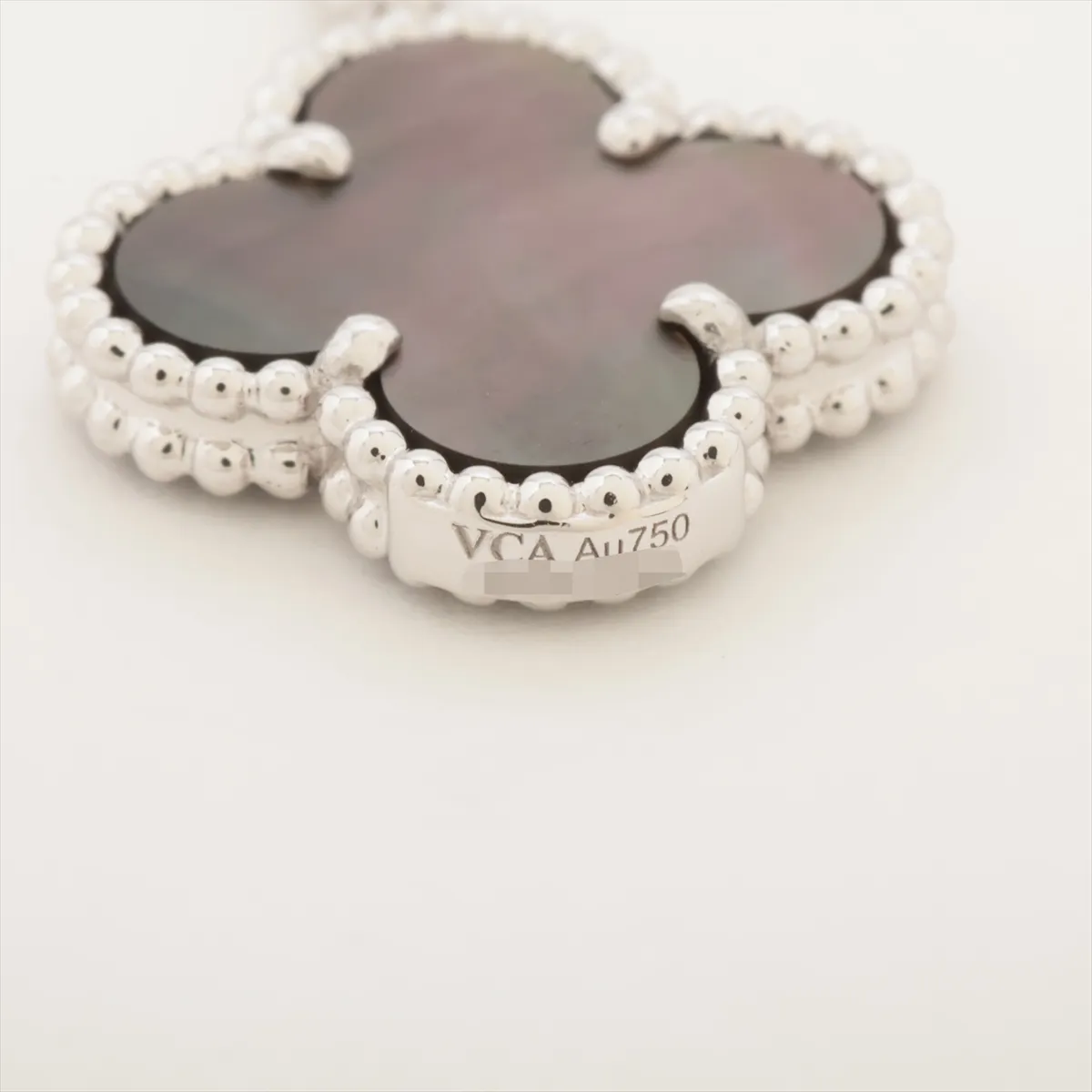 Magic Alhambra 6P Shell Chalcedony Necklace 750(WG) 28.4g JB951395 VCARN18900 — view 5