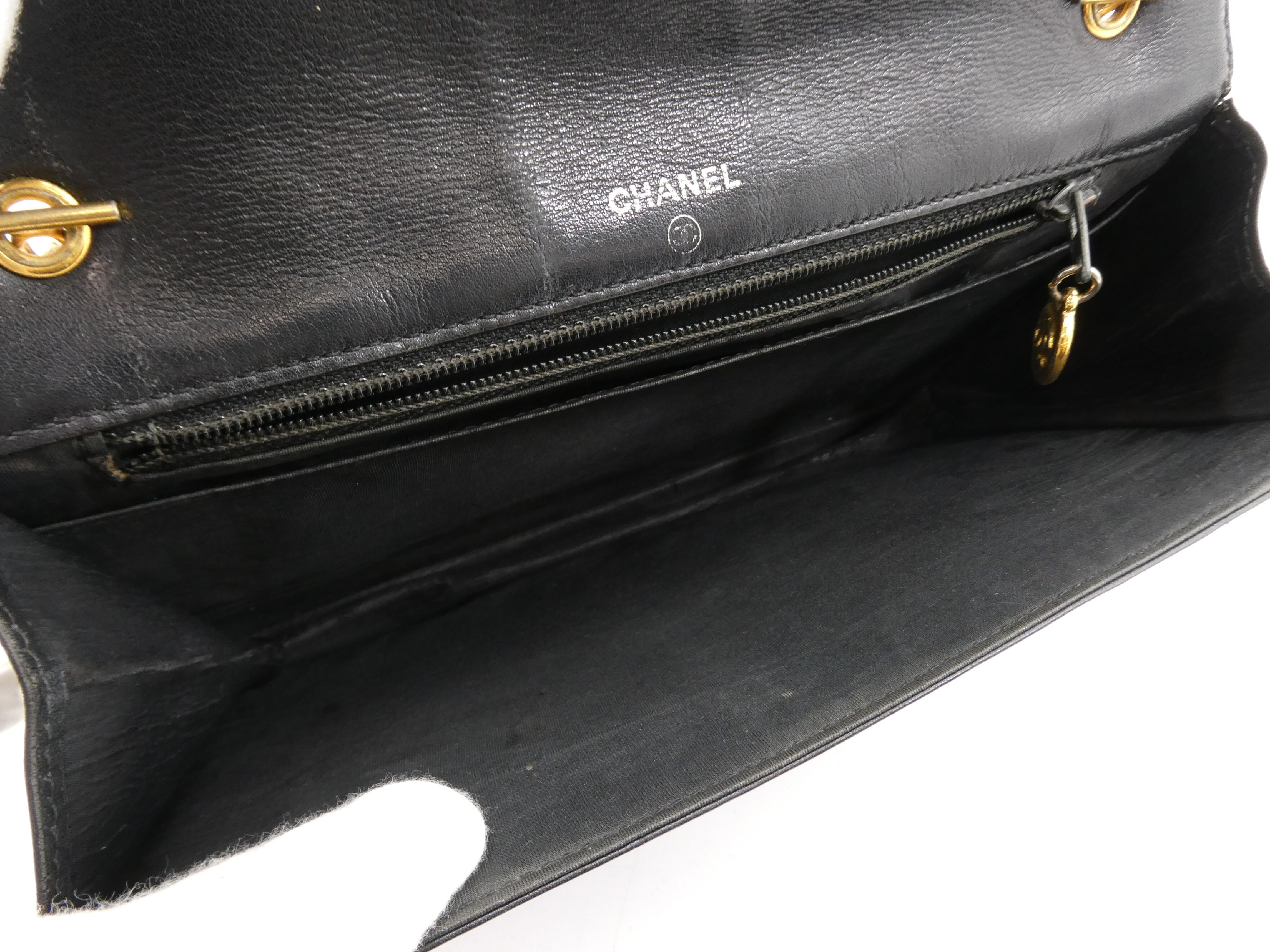 Caviar Skin Coco Mark Chain Wallet Shoulder Bag — view 7