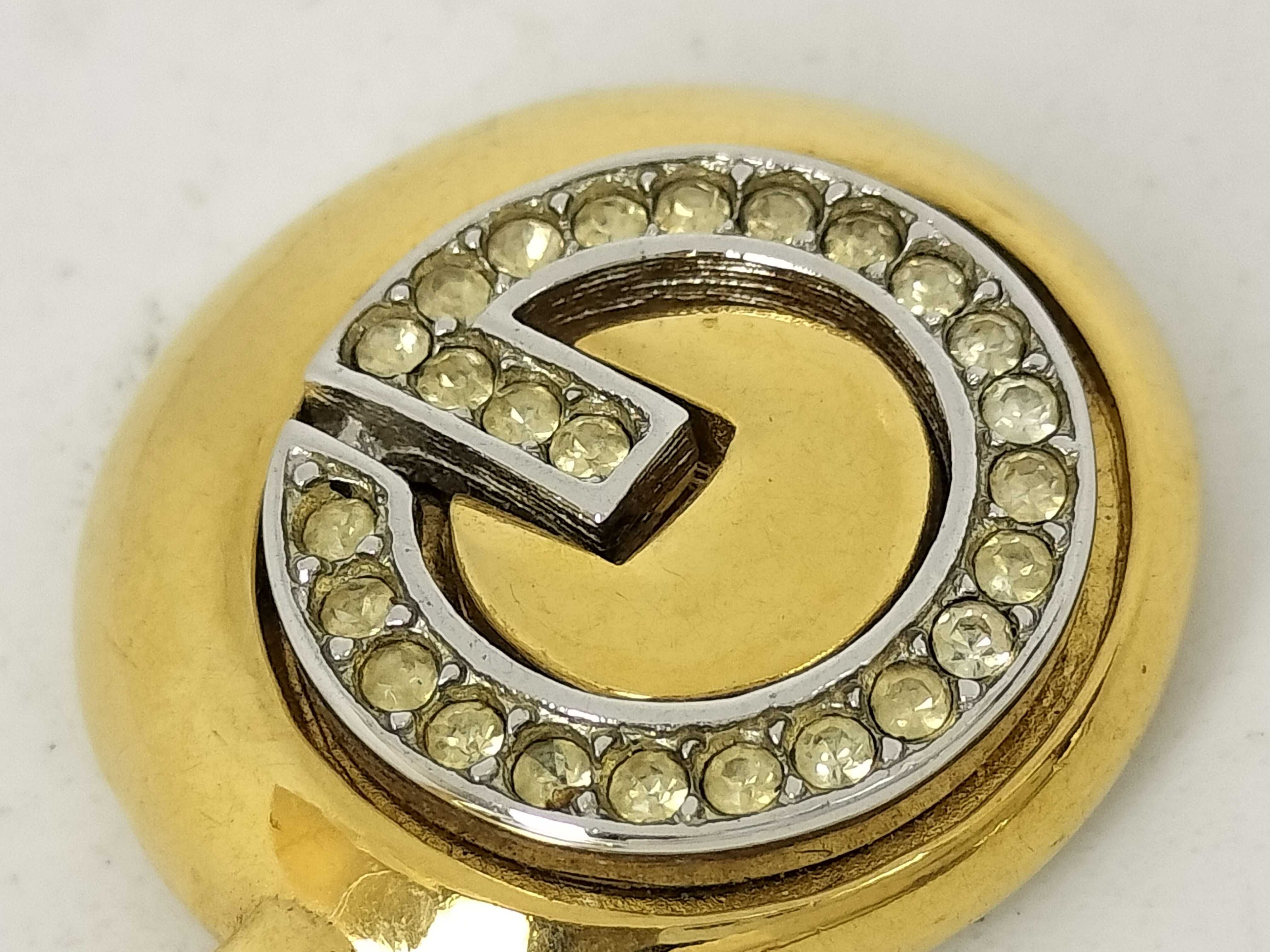 necklace, gold, G logo, rhinestone necklace — view 10