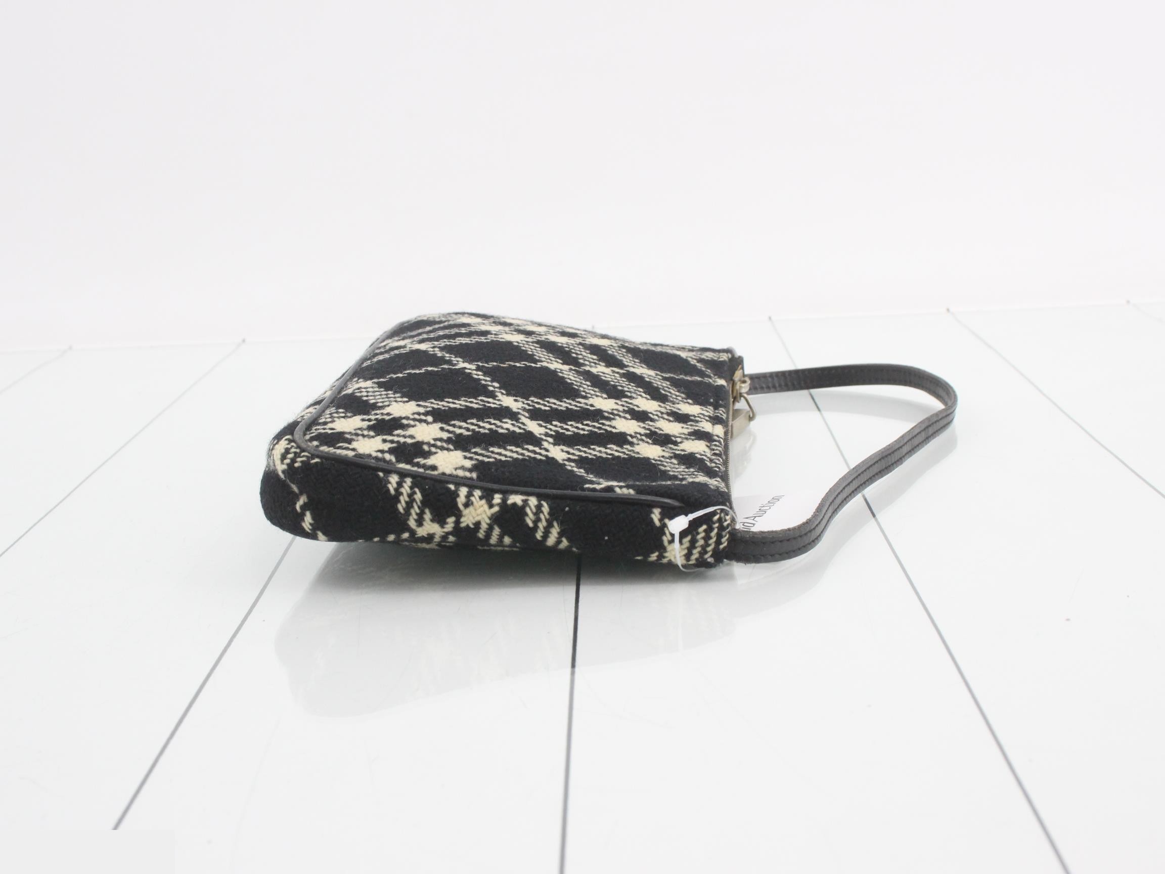 Other lines: Bags & Handbags - White, Black — view 3
