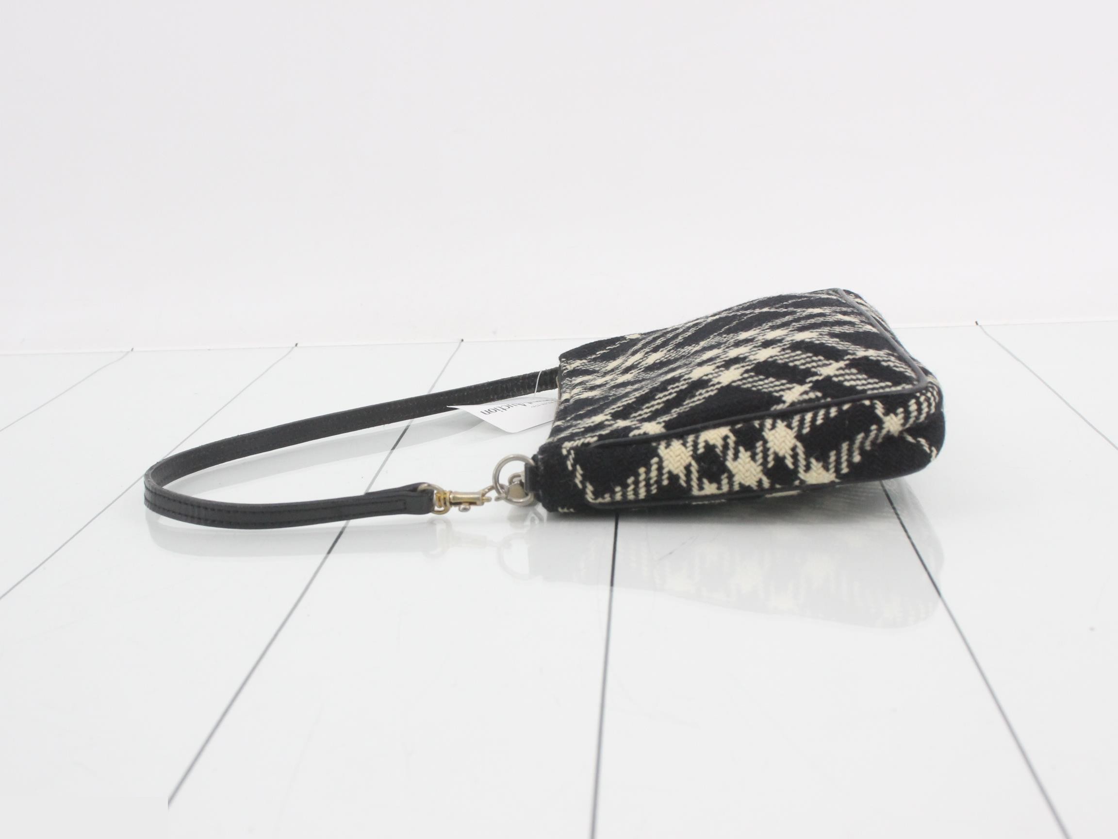 Other lines: Bags & Handbags - White, Black — view 4