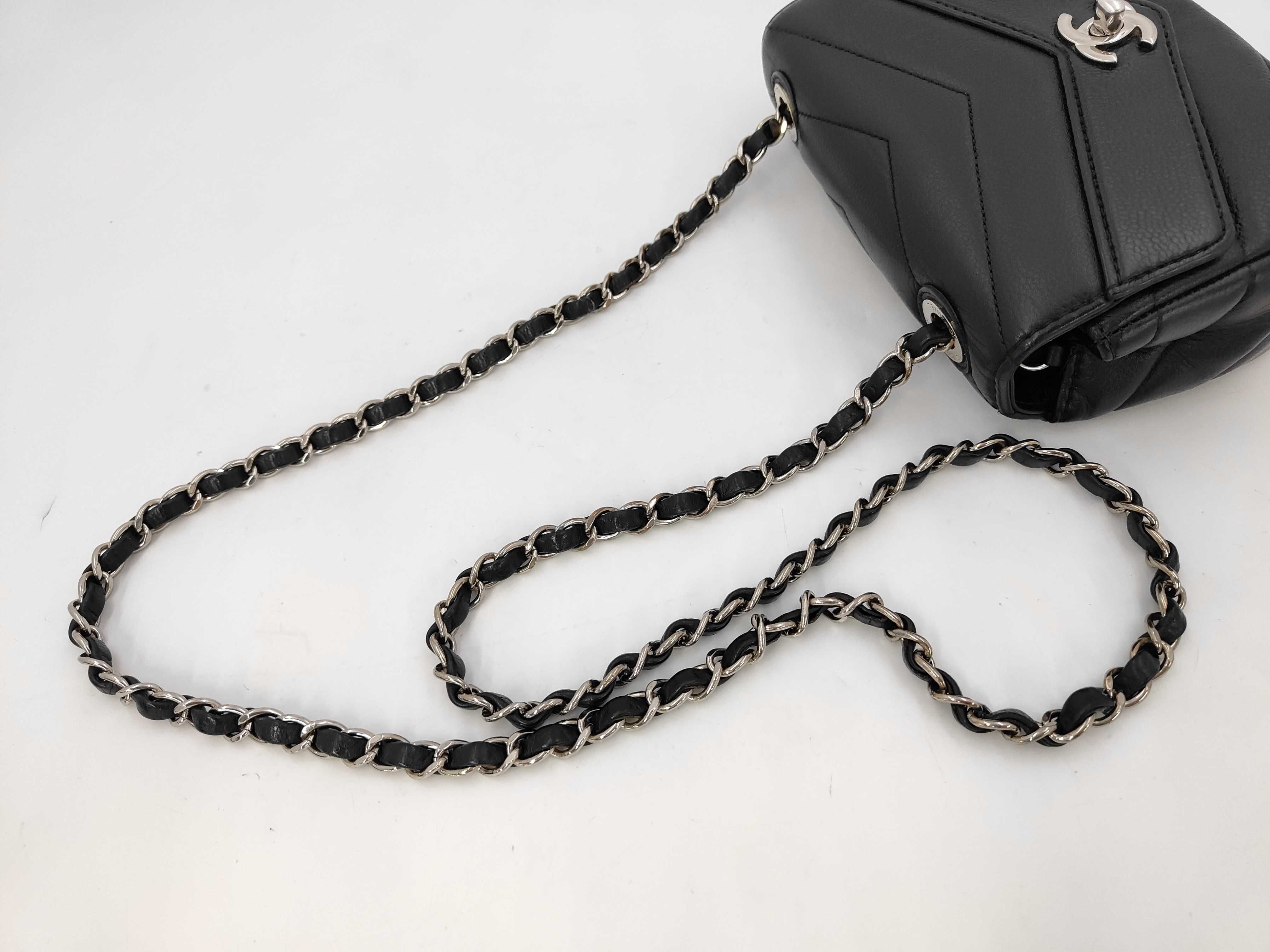 V-stitch caviar leather mini chain shoulder bag — view 4