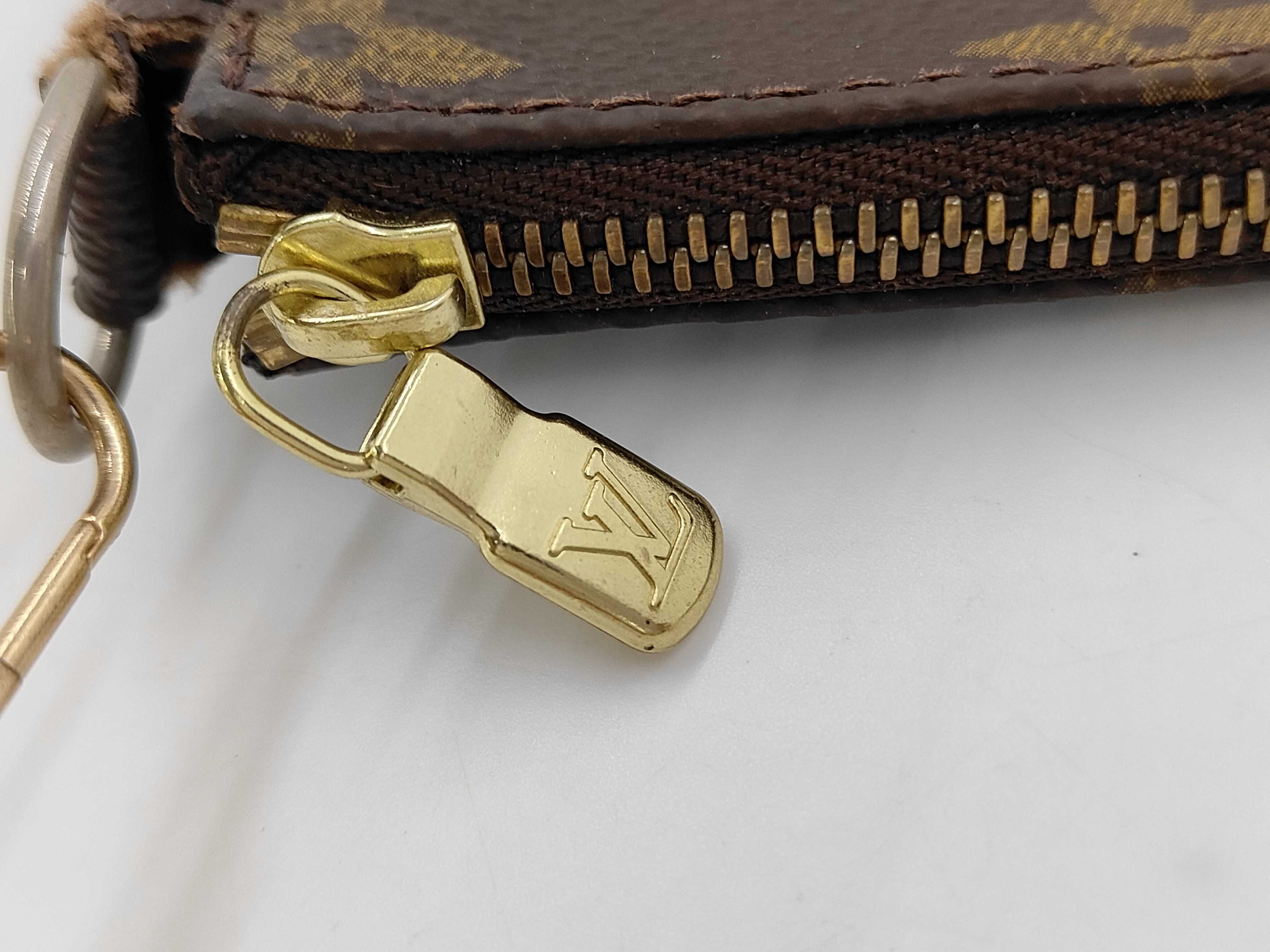 Monogram Accessoires AR1908 Handbag — view 9