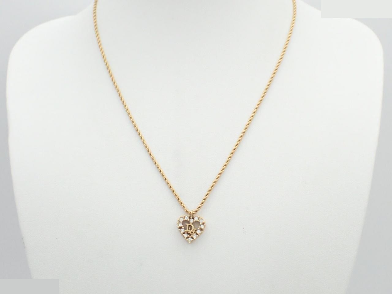 Gold necklace — view 3