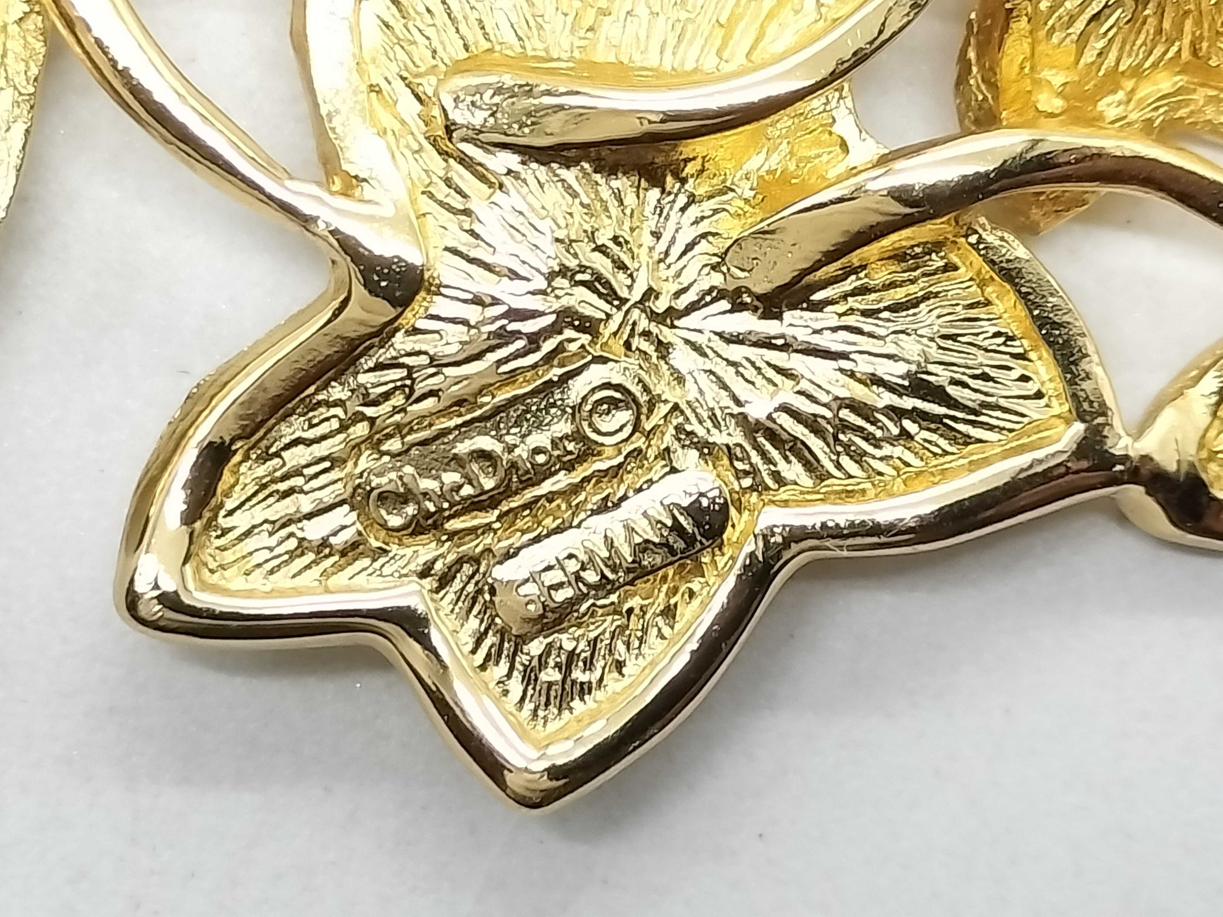 leaf design brooch — view 3