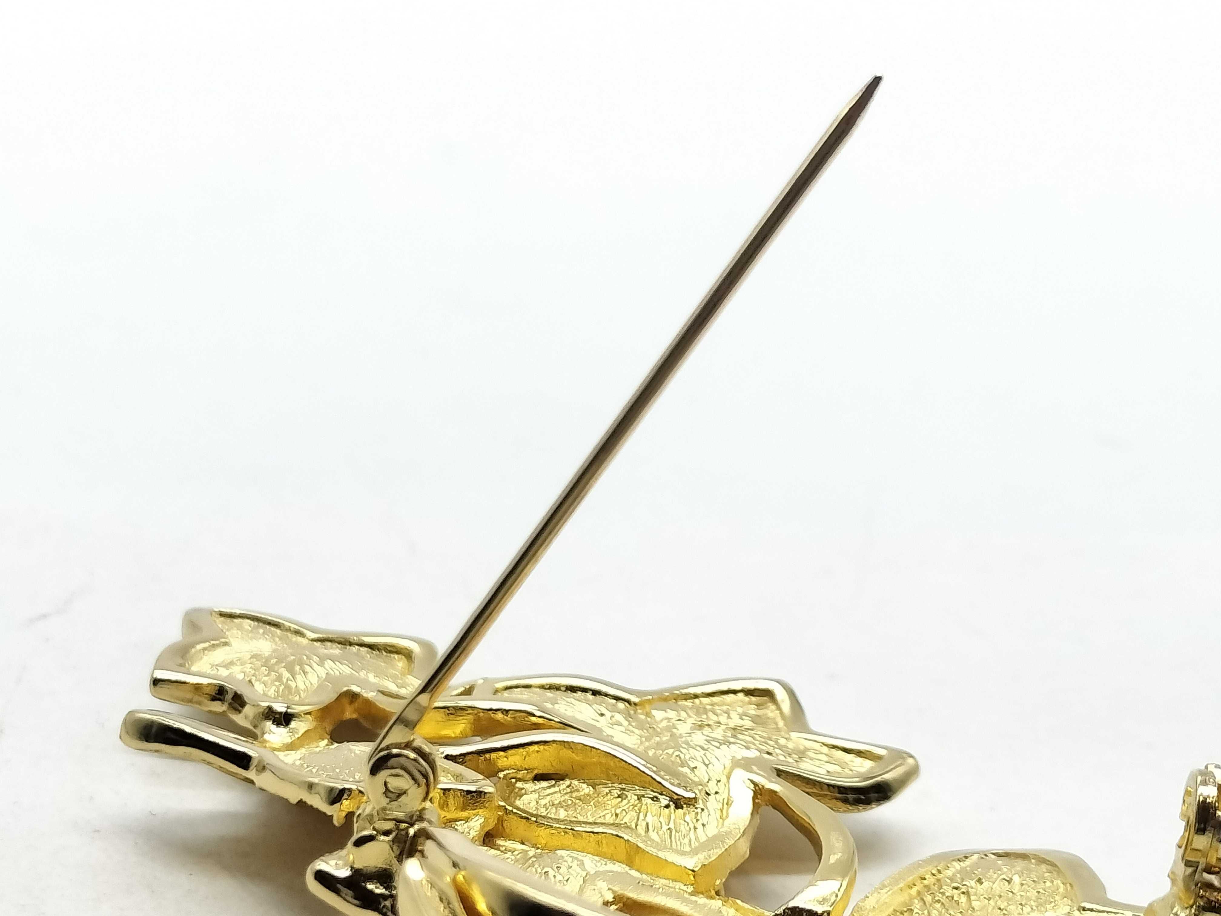 leaf design brooch — view 4