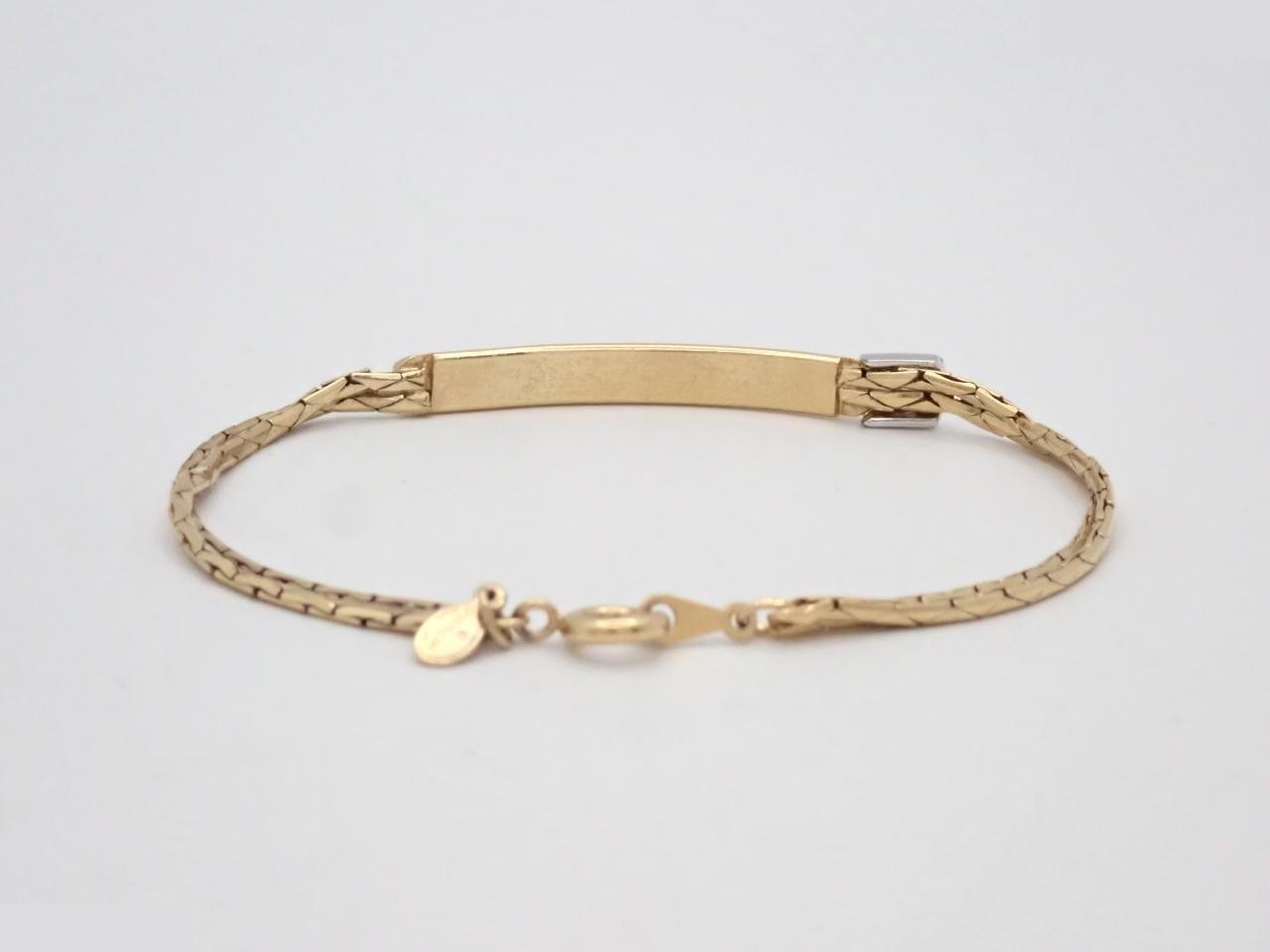 Other lines: Precious metal bracelets and bangles (metal), wrist circumference approximately 18 cm. — view 2