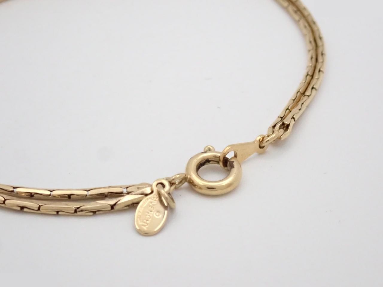 Other lines: Precious metal bracelets and bangles (metal), wrist circumference approximately 18 cm. — view 3