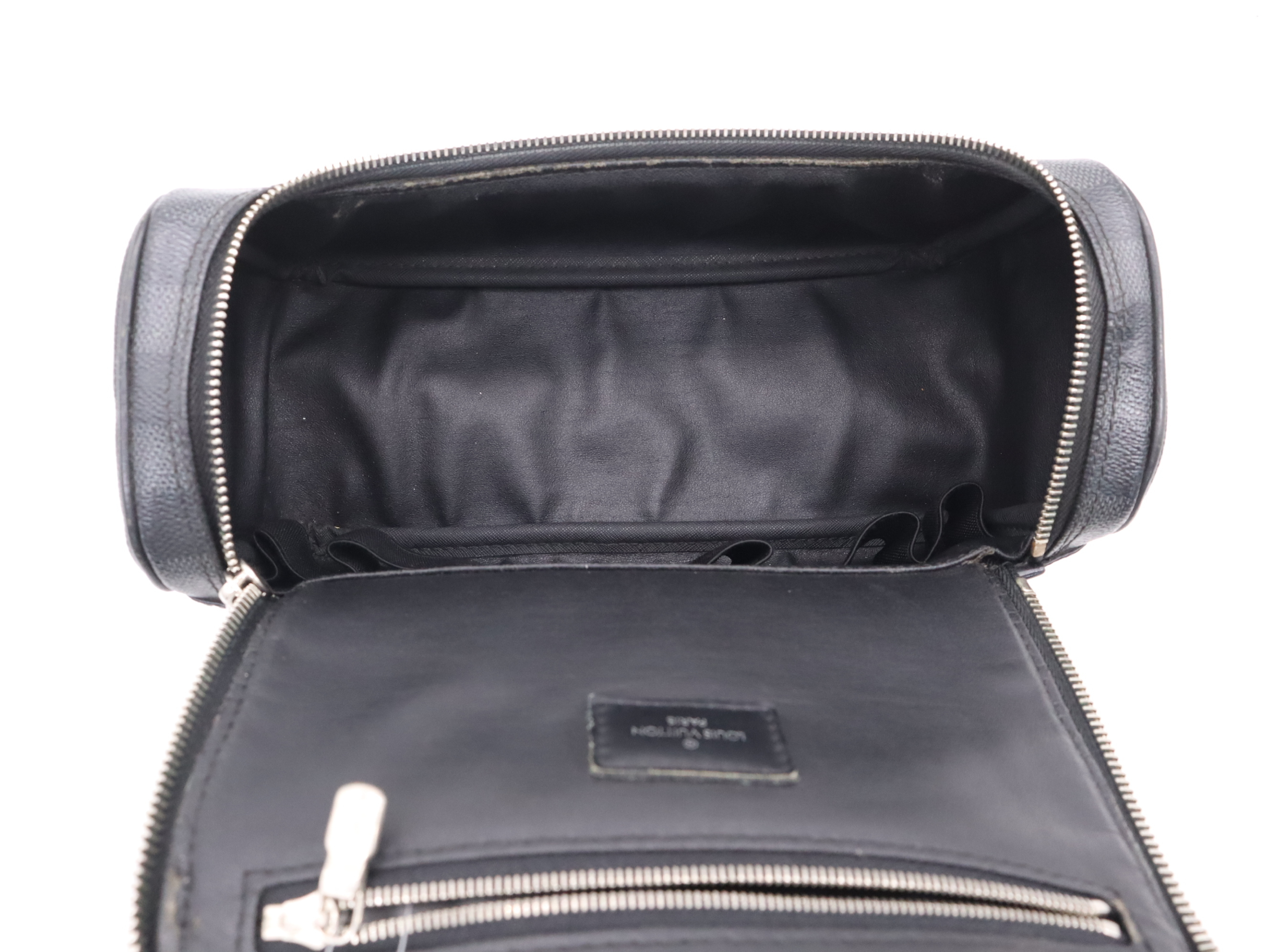 N47625 Graphite Toilette Pouch — view 10