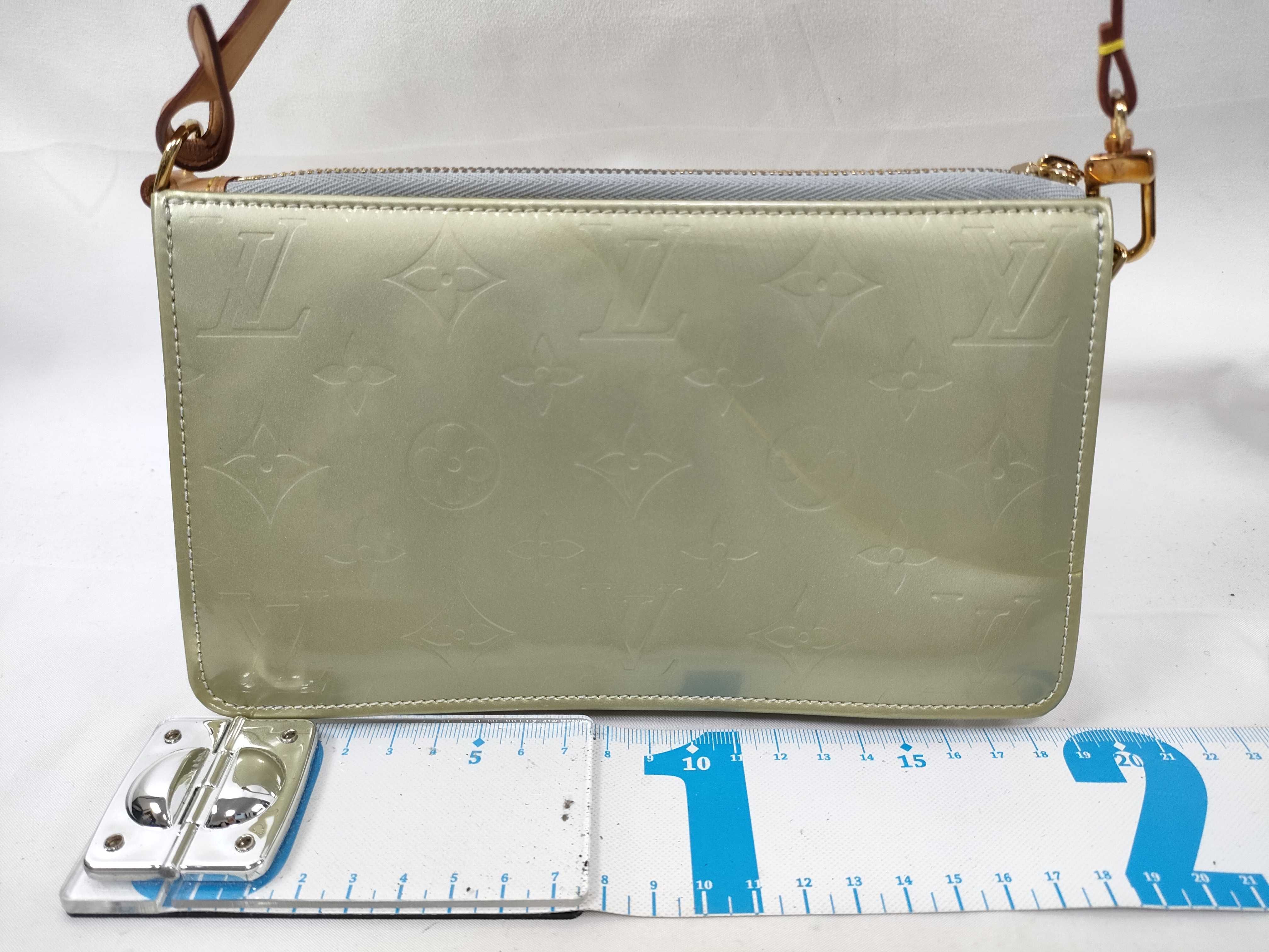 Vernis Louis Vuitton Green Monogram Vernis Lexington M91056 Handbag — view 2