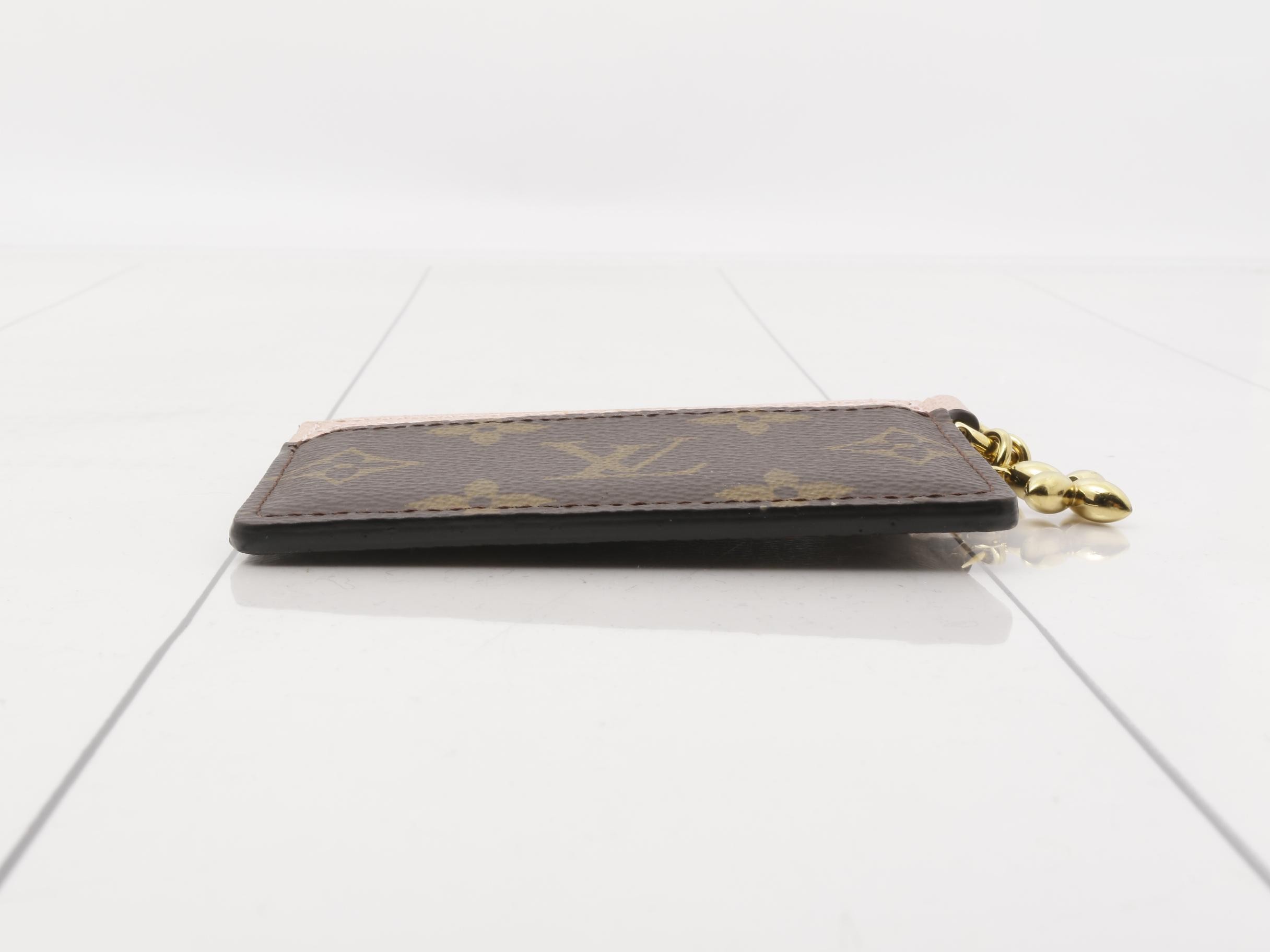 M82739 Porto Cartes LV Charm — view 3