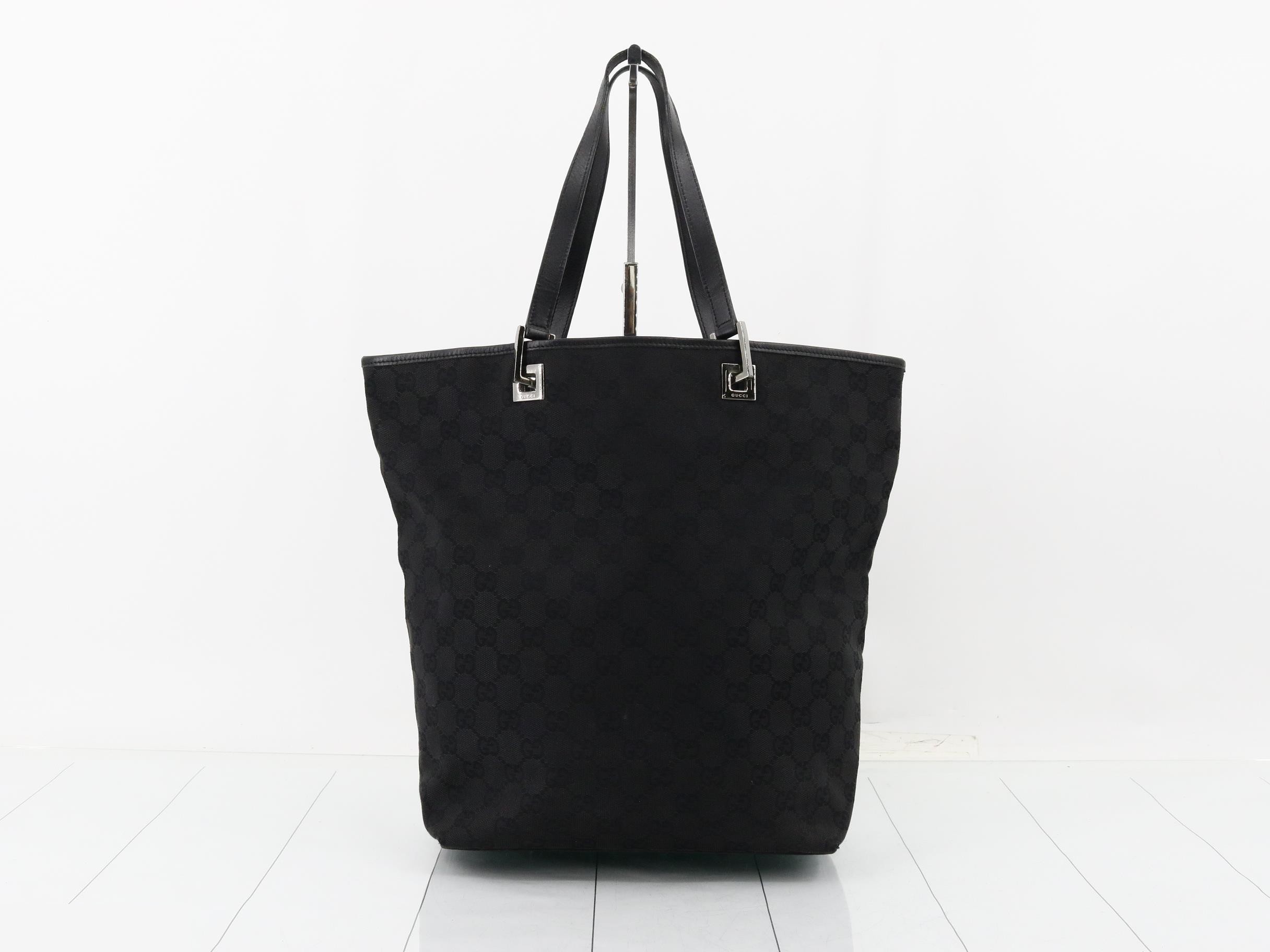 GG Canvas Shoulder Bag, Noir (Black), 31243, 1705 — view 2