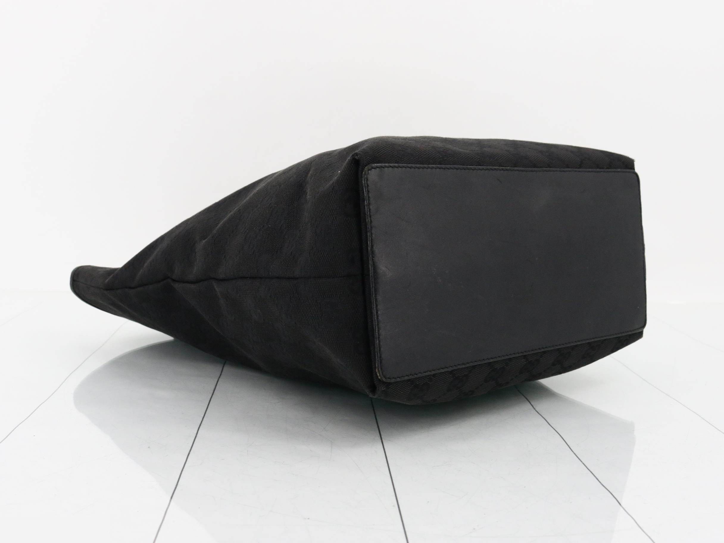GG Canvas Shoulder Bag, Noir (Black), 31243, 1705 — view 5